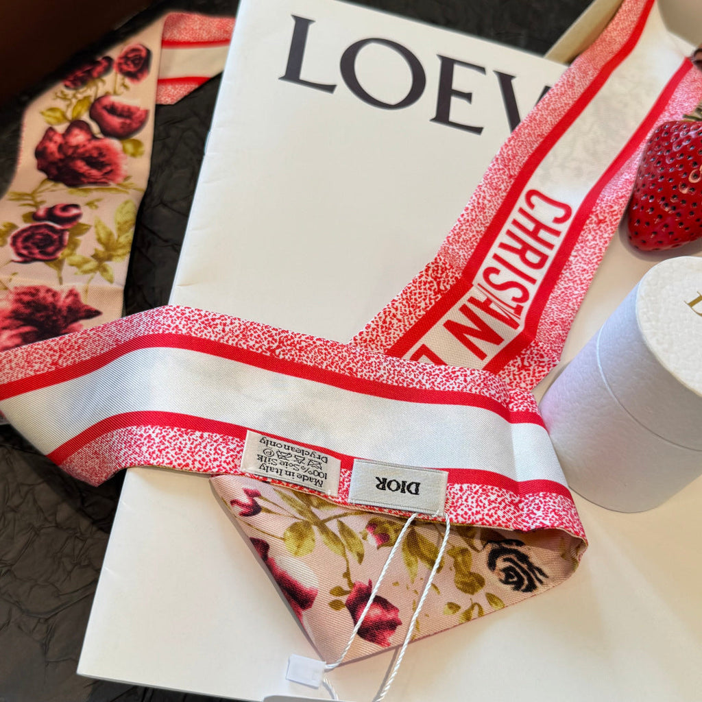 CD 26s Scarf 100cm In Silk 309536