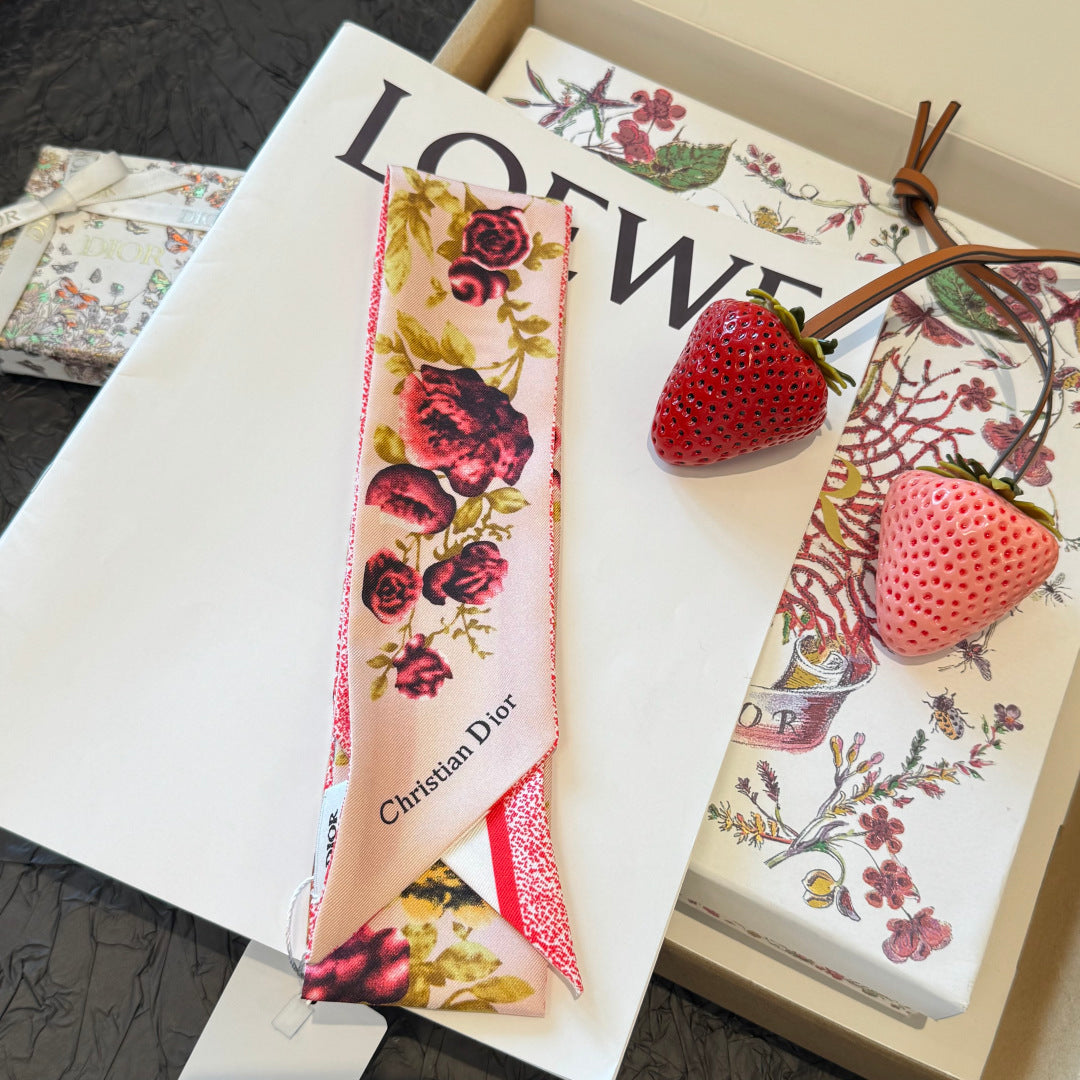 CD 26s Scarf 100cm In Silk 309536