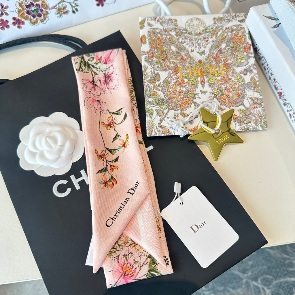 CD Twilly Mini Scarf 105cm Light Pink Colorful Mulberry Silk 902533