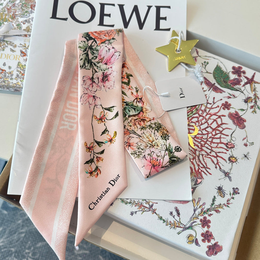CD Twilly Mini Scarf 105cm Light Pink Colorful Mulberry Silk 902533