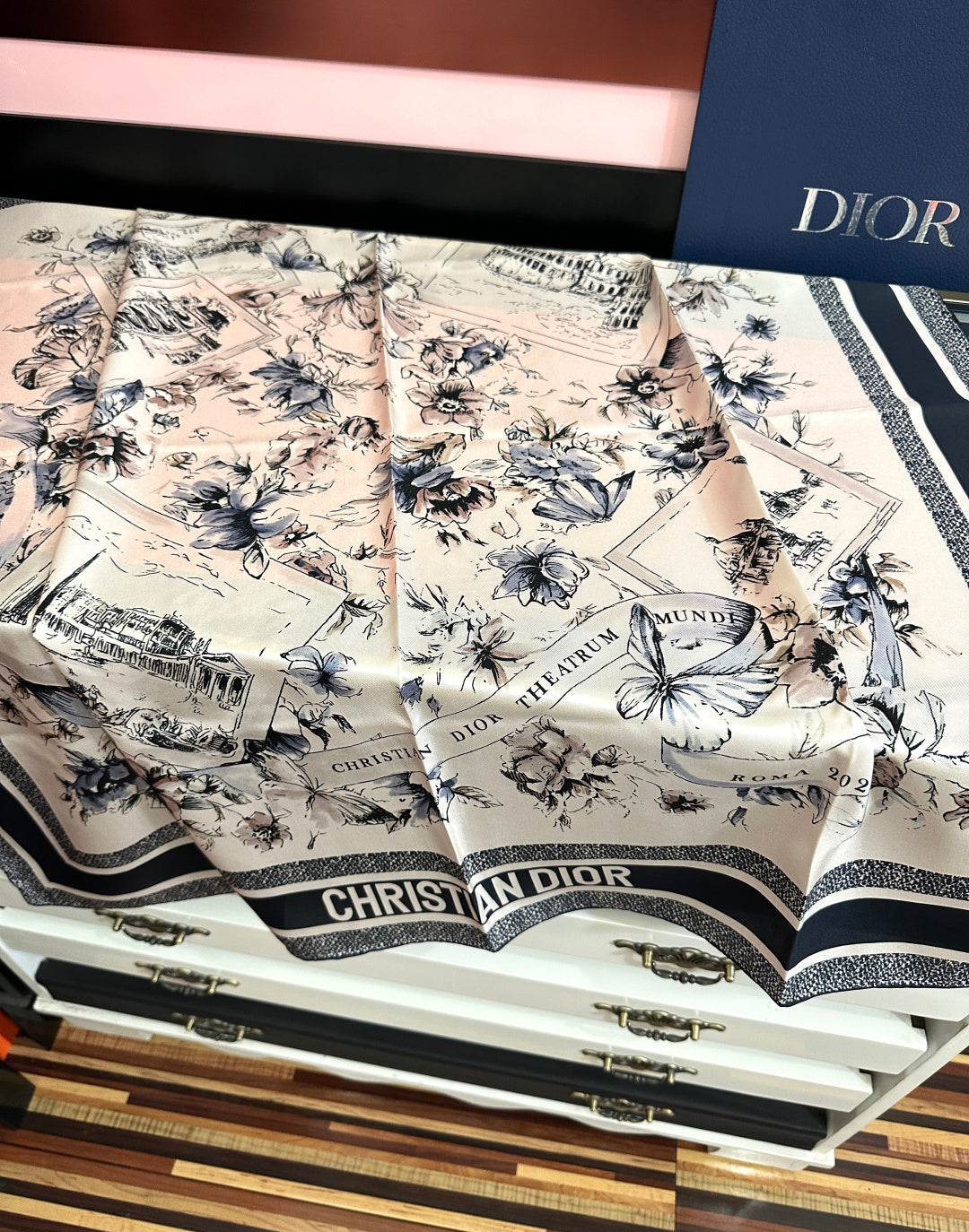 CD Souvenir de Rome Scarf 90x90 Black White Silk 333456