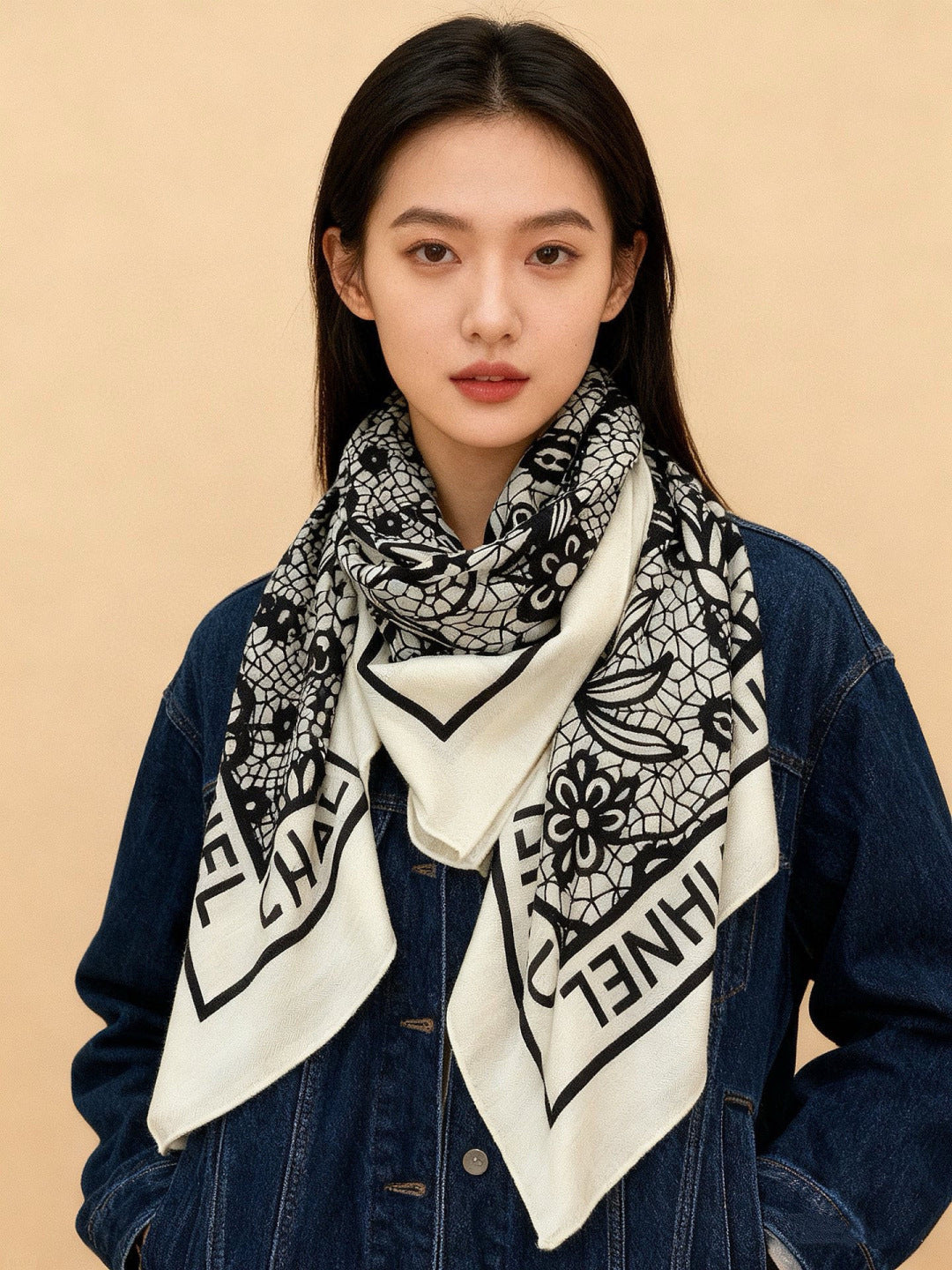 CC 25 Scarf 135cm White Black Cashmere Mulberry Silk 965404