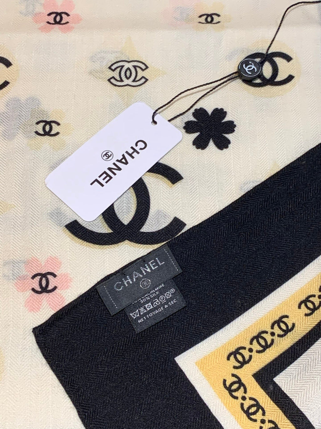 CC Scarf 140cm White Monogram Silk Cashmere 143731