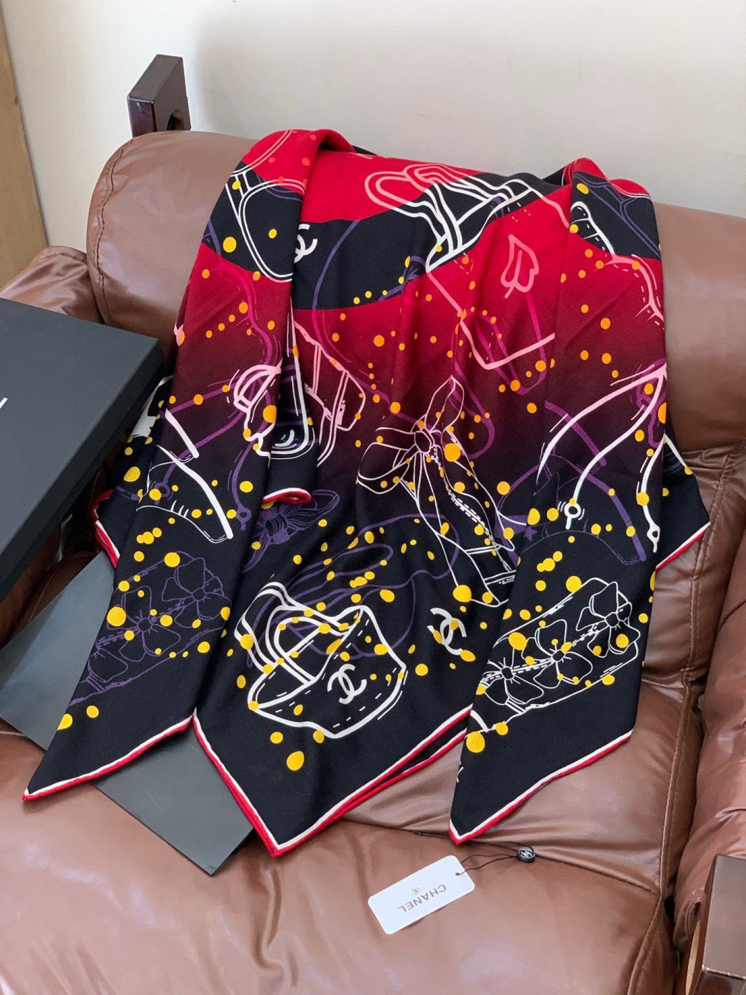 CC Double-sided Scarf 135cm Red And Black Mulberry Silk Cashmere 143734