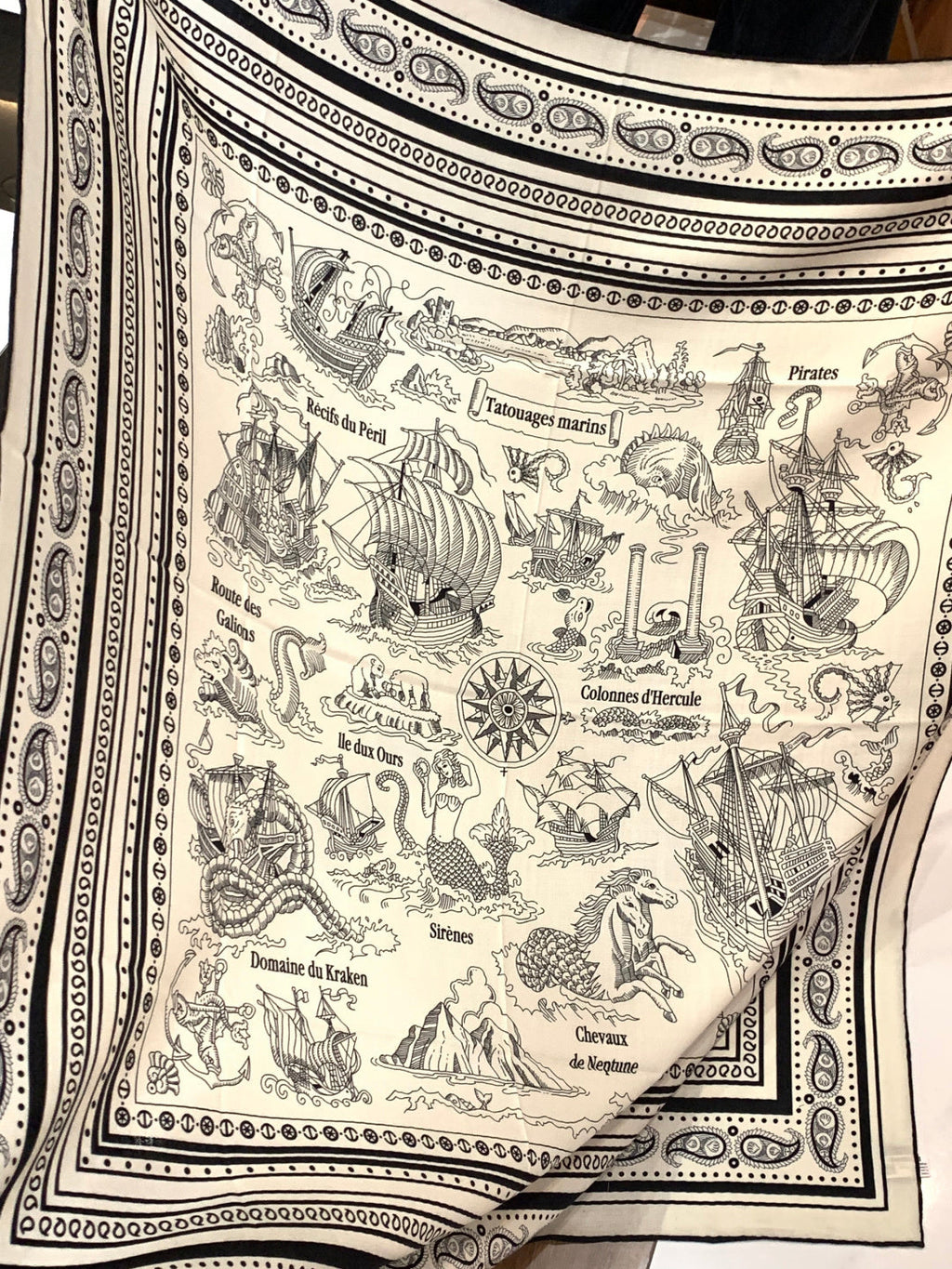 HM 26s Double-sided Scarf 140cm Black White Silk Cashmere 153144