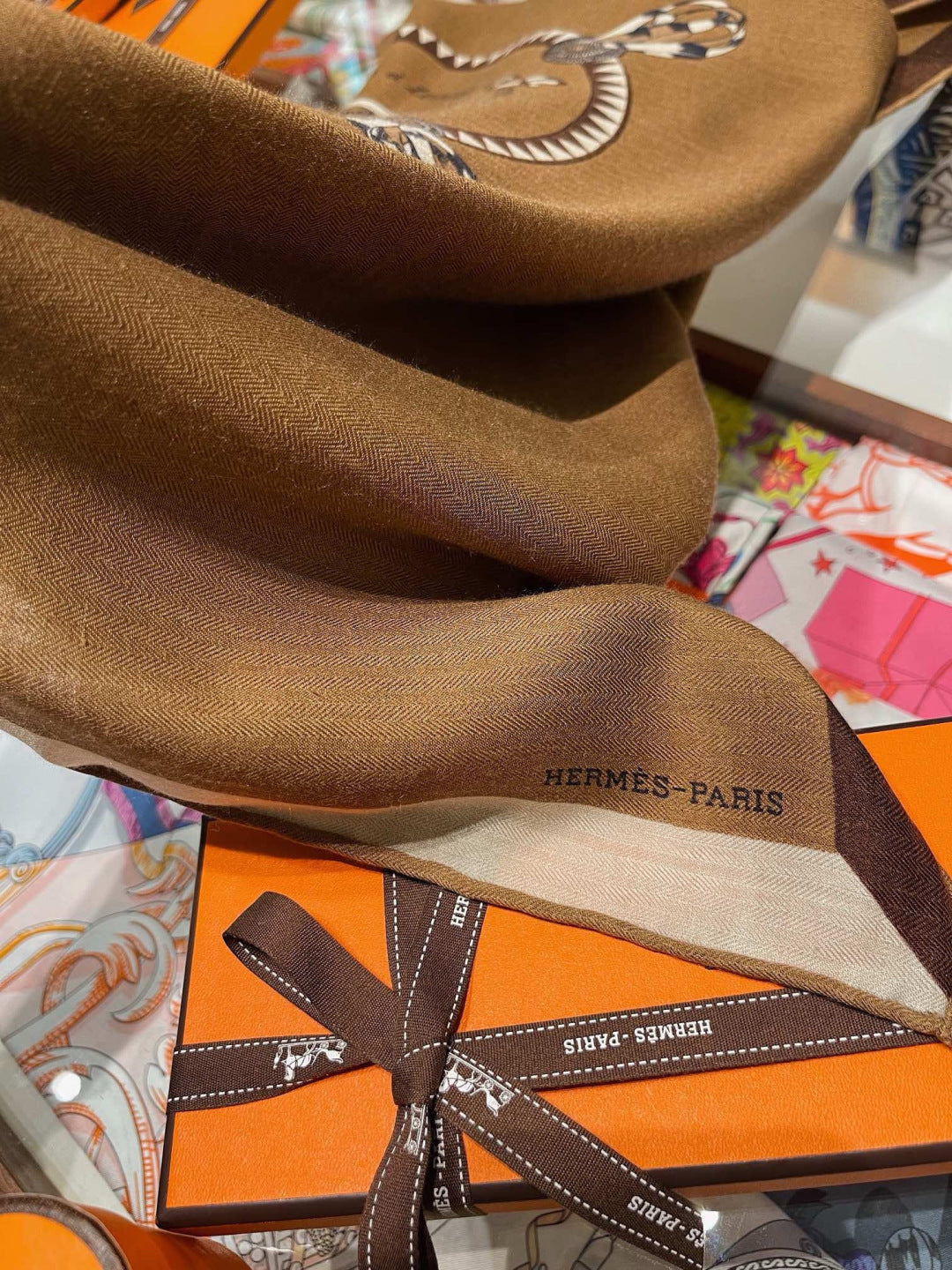 HM 26s Double-sided Scarf 140cm Marron Silk Cashmere 153154