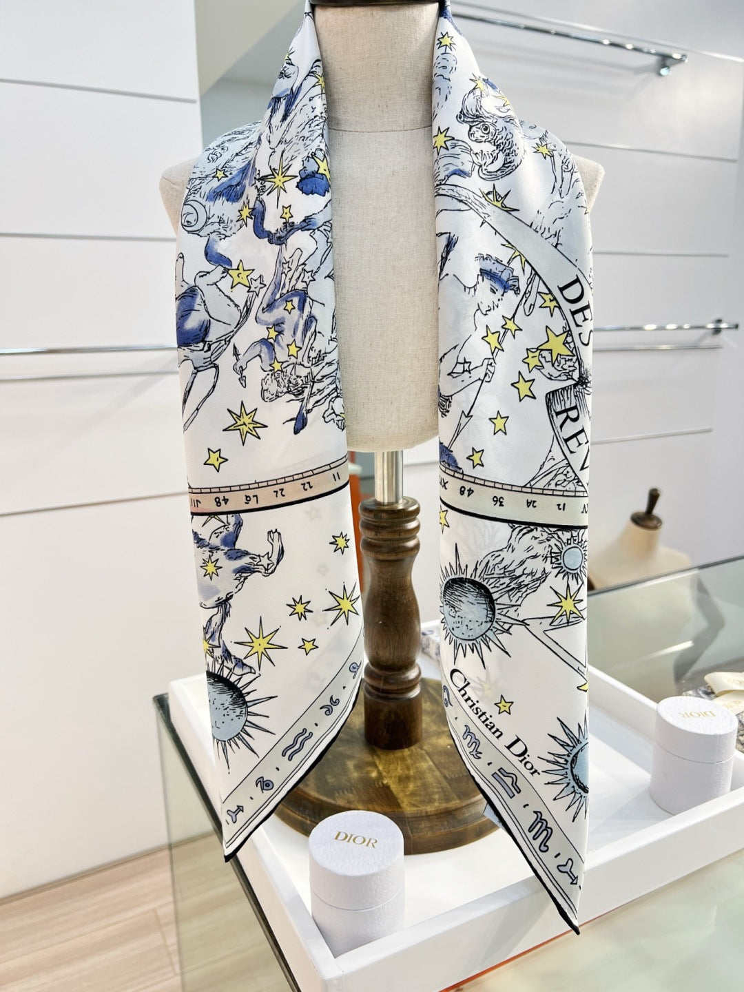 CD 26s Scarf 90cm In Silk 274731