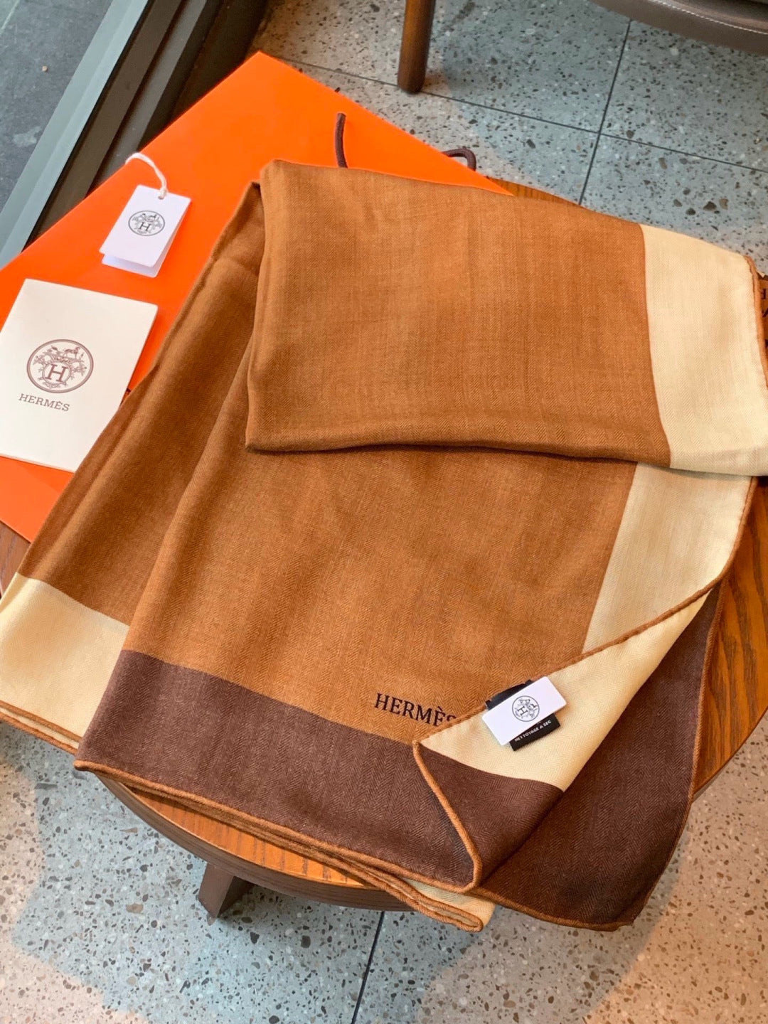 HM 26s Scarf 140 In Cashmere And Silk 304241