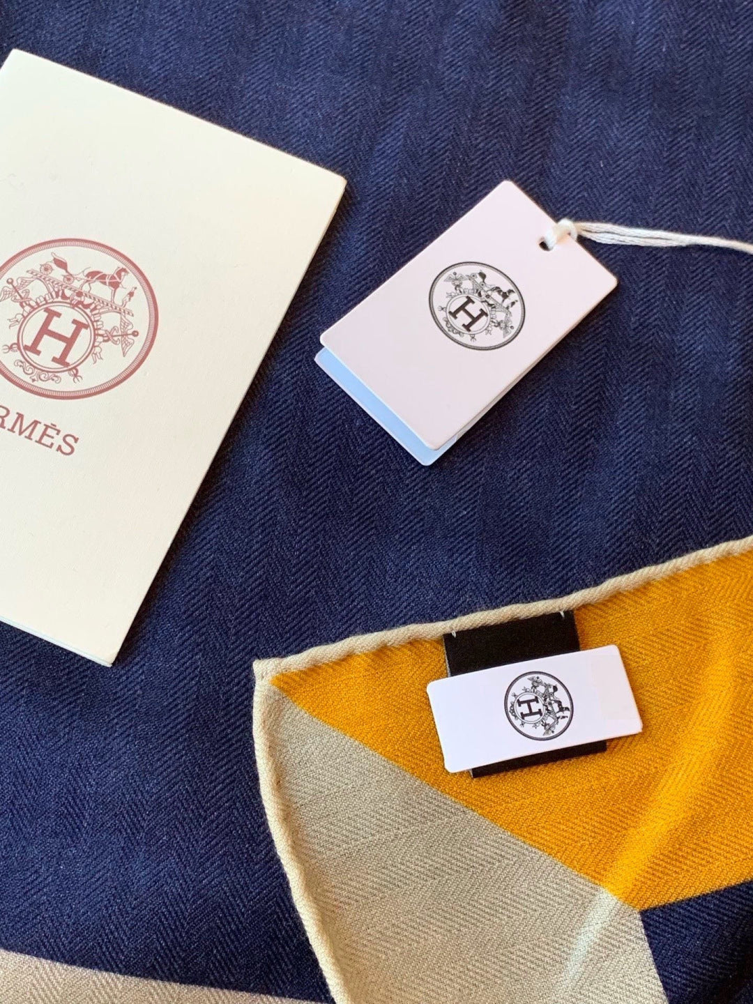 HM 26s Scarf 140 In Cashmere And Silk 304242