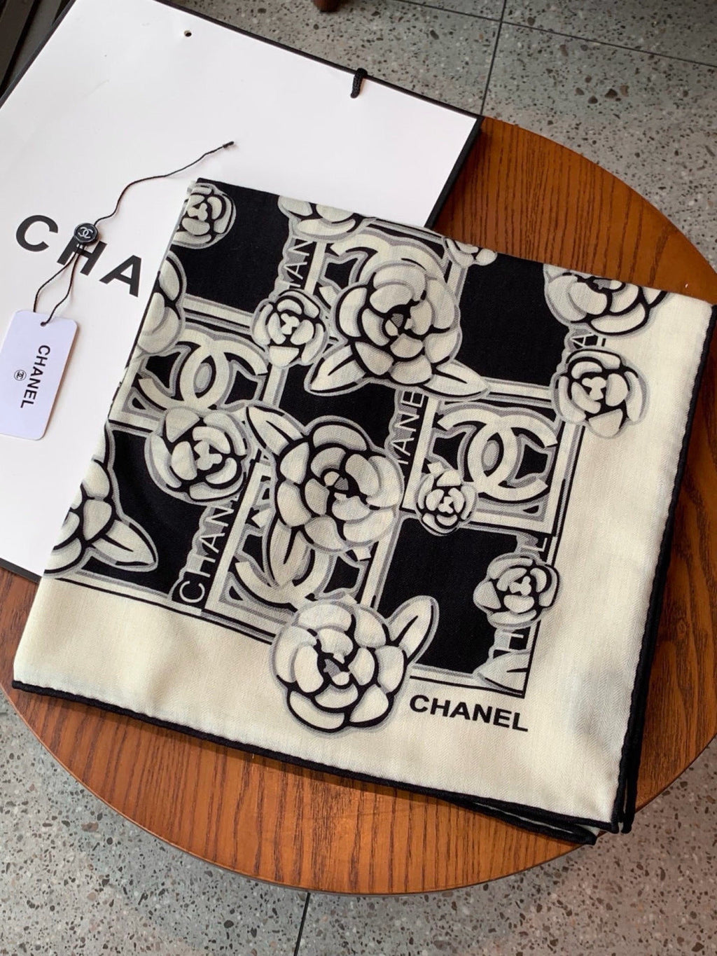 CC 26s Scarf 140 In Cashmere Silk 309373