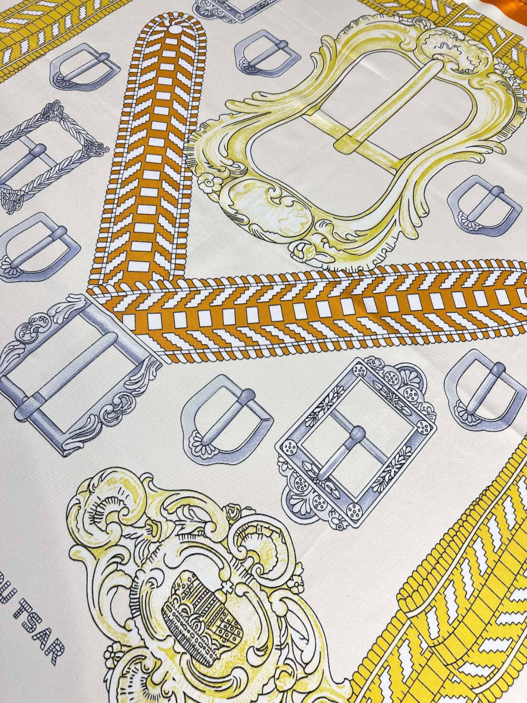 HM 26s Printed Square Scarf 88 In Silk 309938