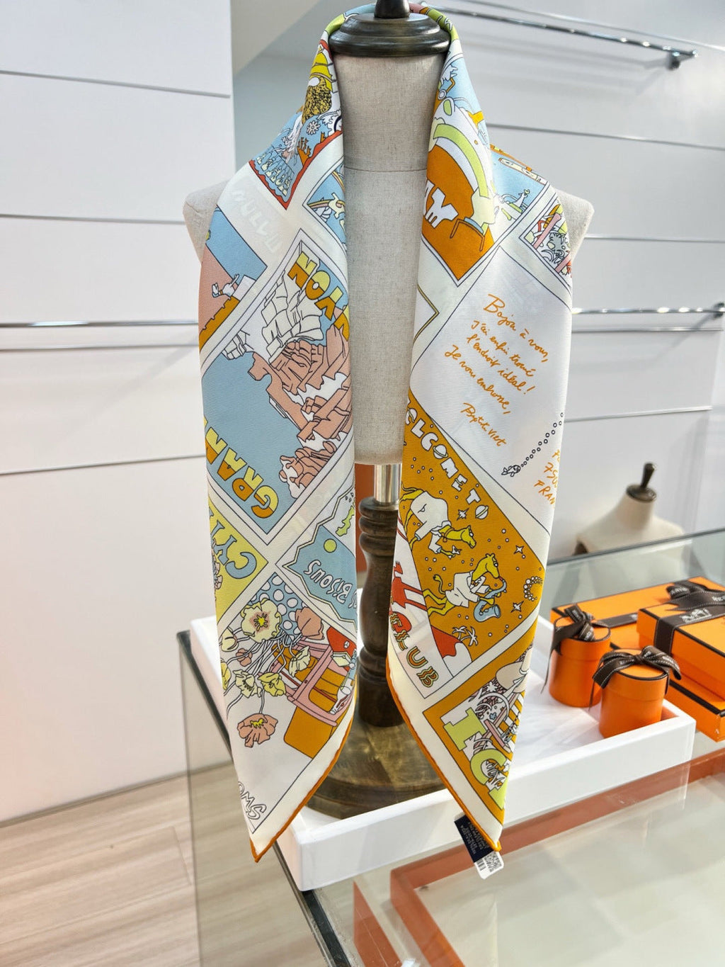 HM 26s Printed Square Scarf 88 In Silk 309942