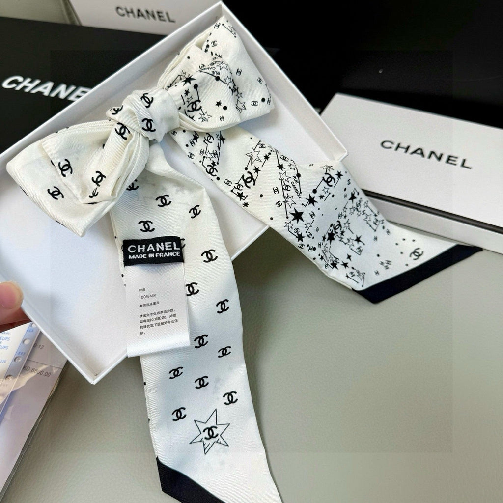 CC Twilly Mini Star Scarf 120cm White Mulberry Silk 945723