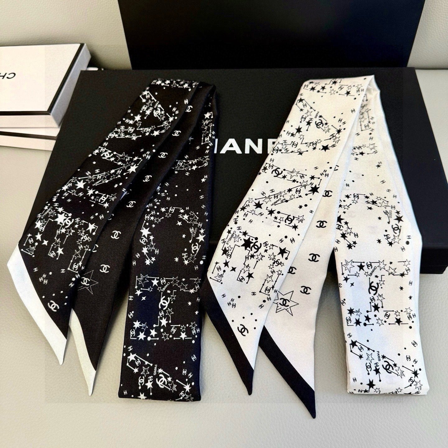 CC Twilly Mini Star Scarf 120cm Black Mulberry Silk 945724