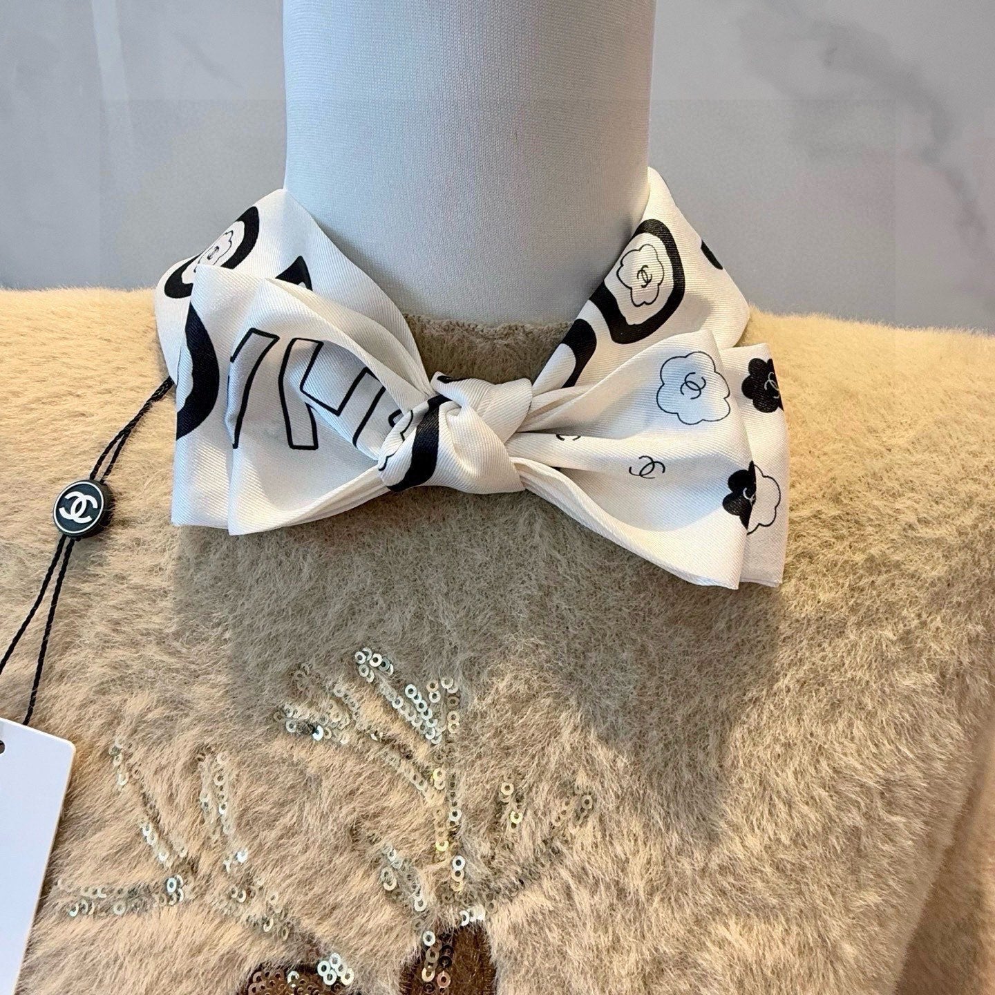CC Twilly Mini Scarf 120cm White Mulberry Silk 949095