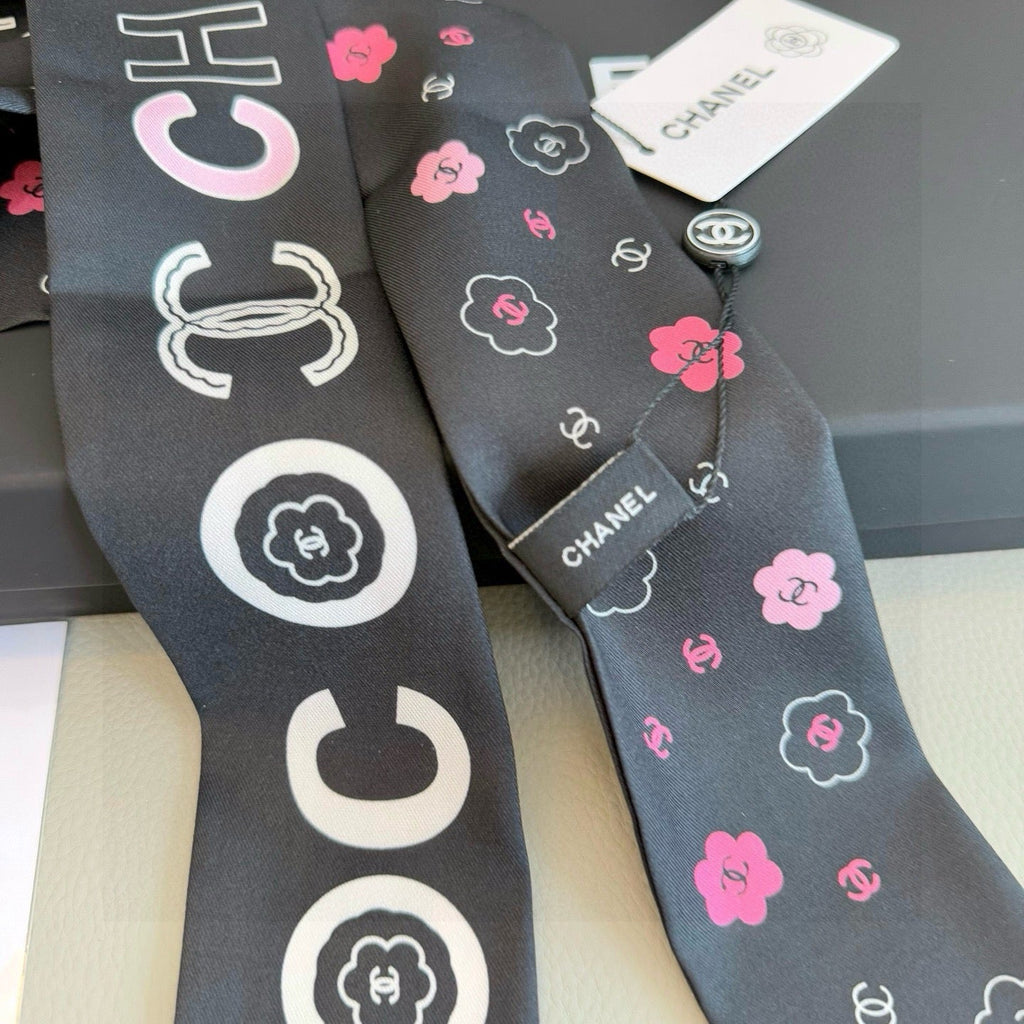 CC Twilly Mini Scarf 120cm Black Mulberry Silk 949096