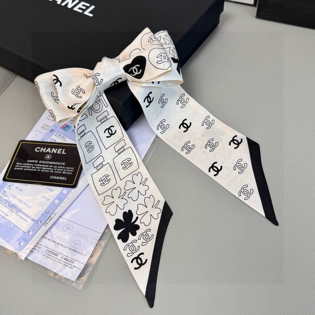 CC Twilly Mini Scarf 120cm White Mulberry Silk 968851