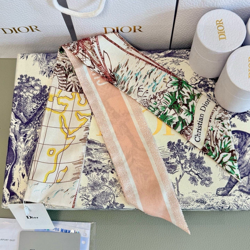 CD 26s Scarf 100cm In Silk 305844
