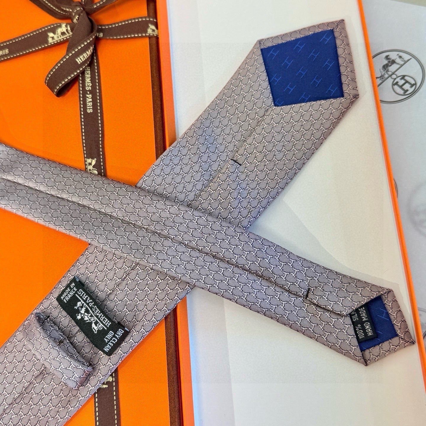HM Hilario Tie Light Purple Twill Silk 209998