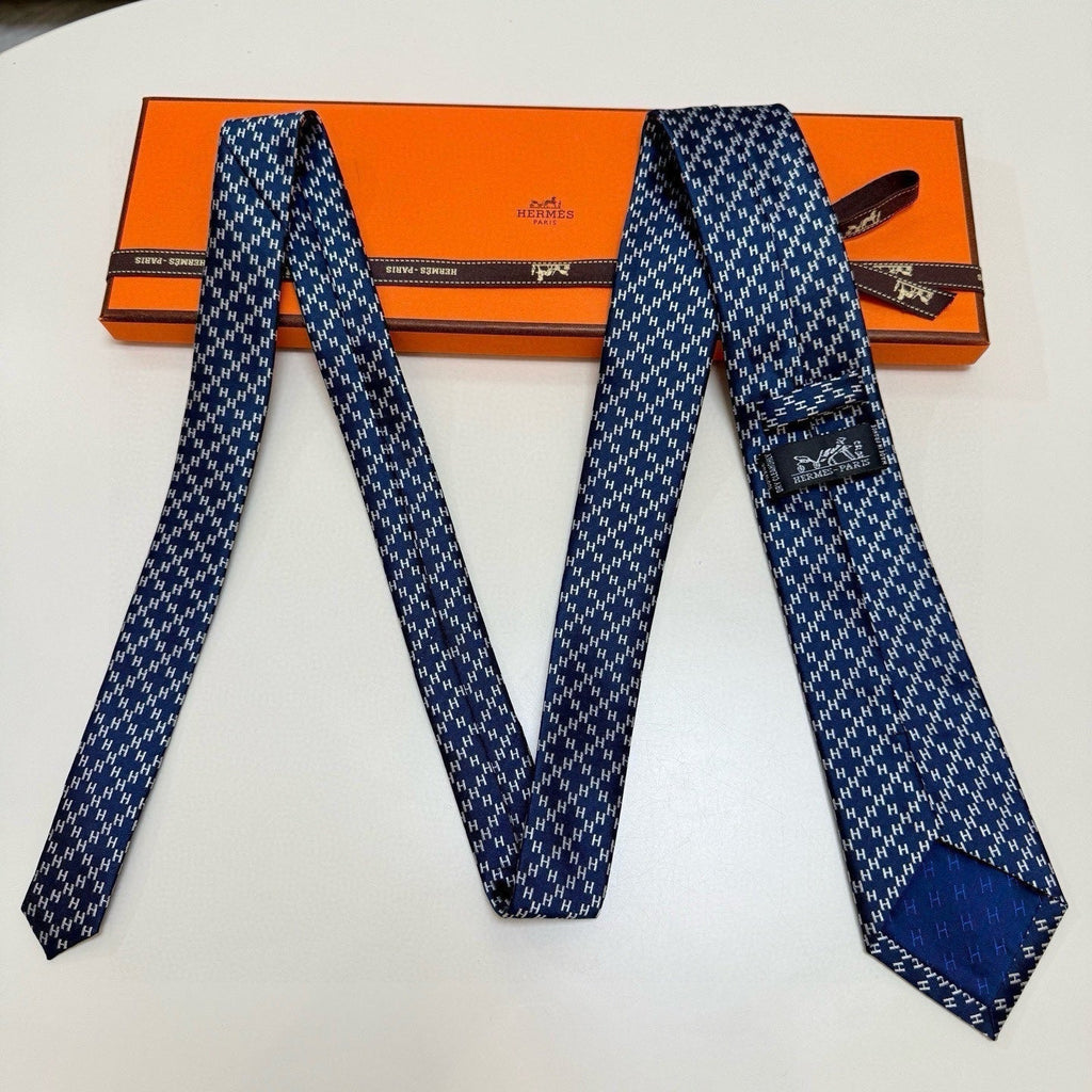 HM Subtle Logo Tie Dark Blue Twill Silk 212087