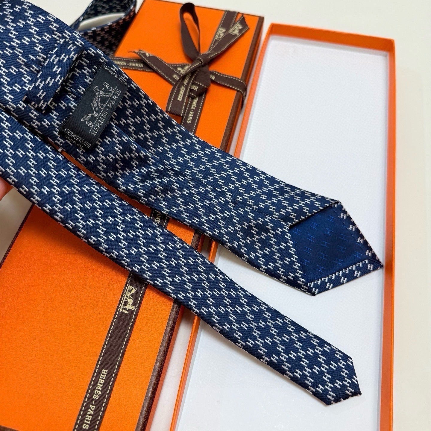 HM Subtle Logo Tie Dark Blue Twill Silk 212087
