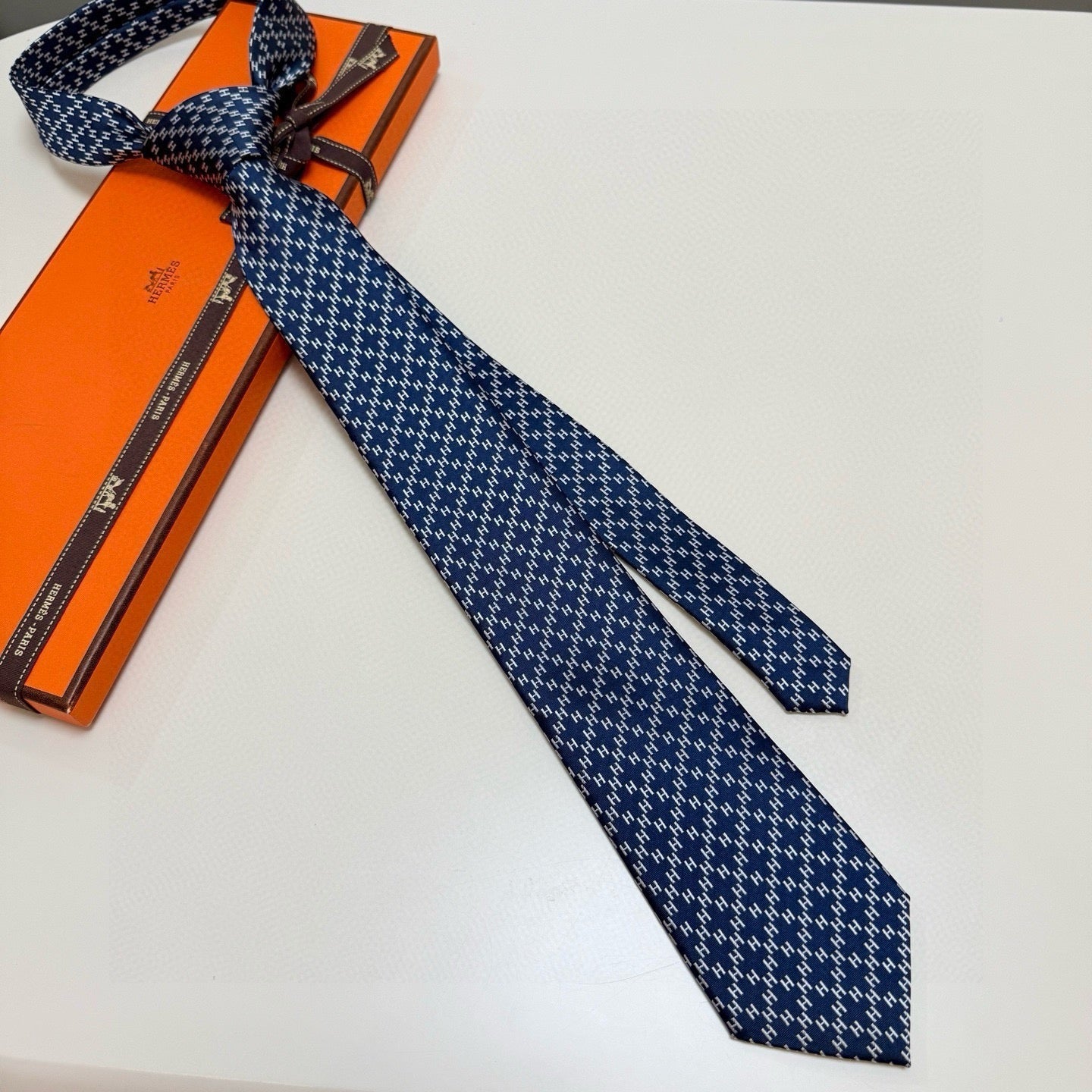 HM Subtle Logo Tie Dark Blue Twill Silk 212087