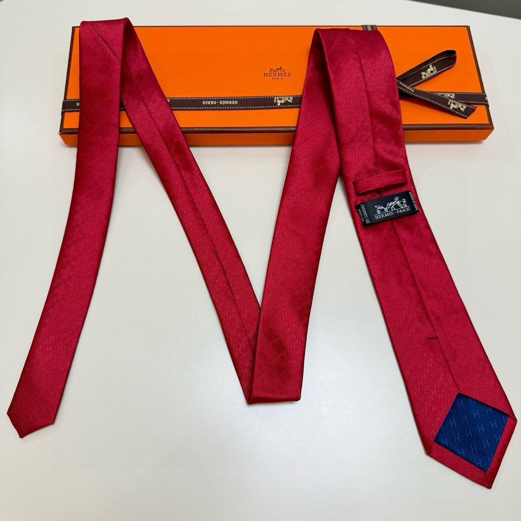 HM Jacquard Tie Red Twill Silk 212088