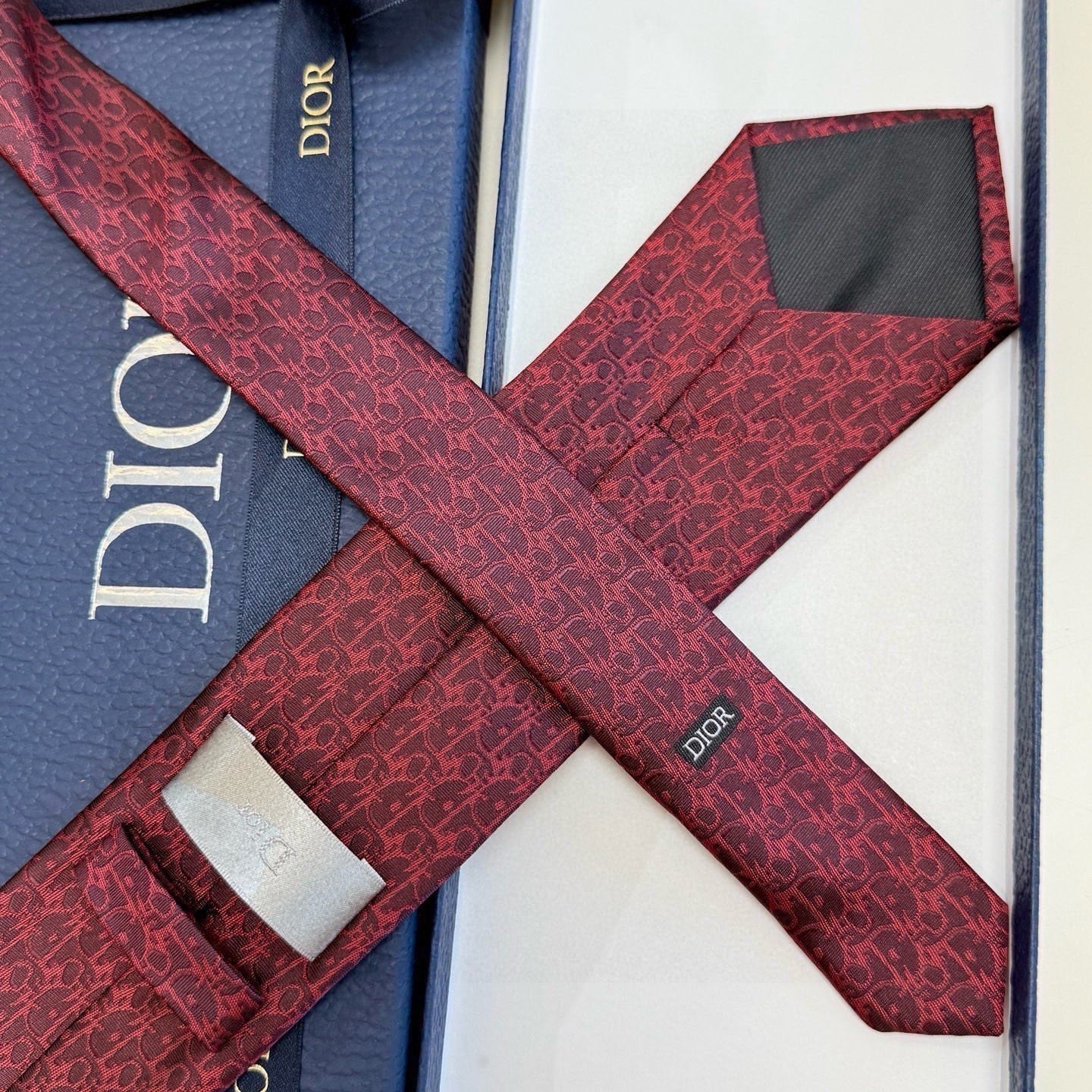 CD Oblique Tie Burgundy Silk 212105