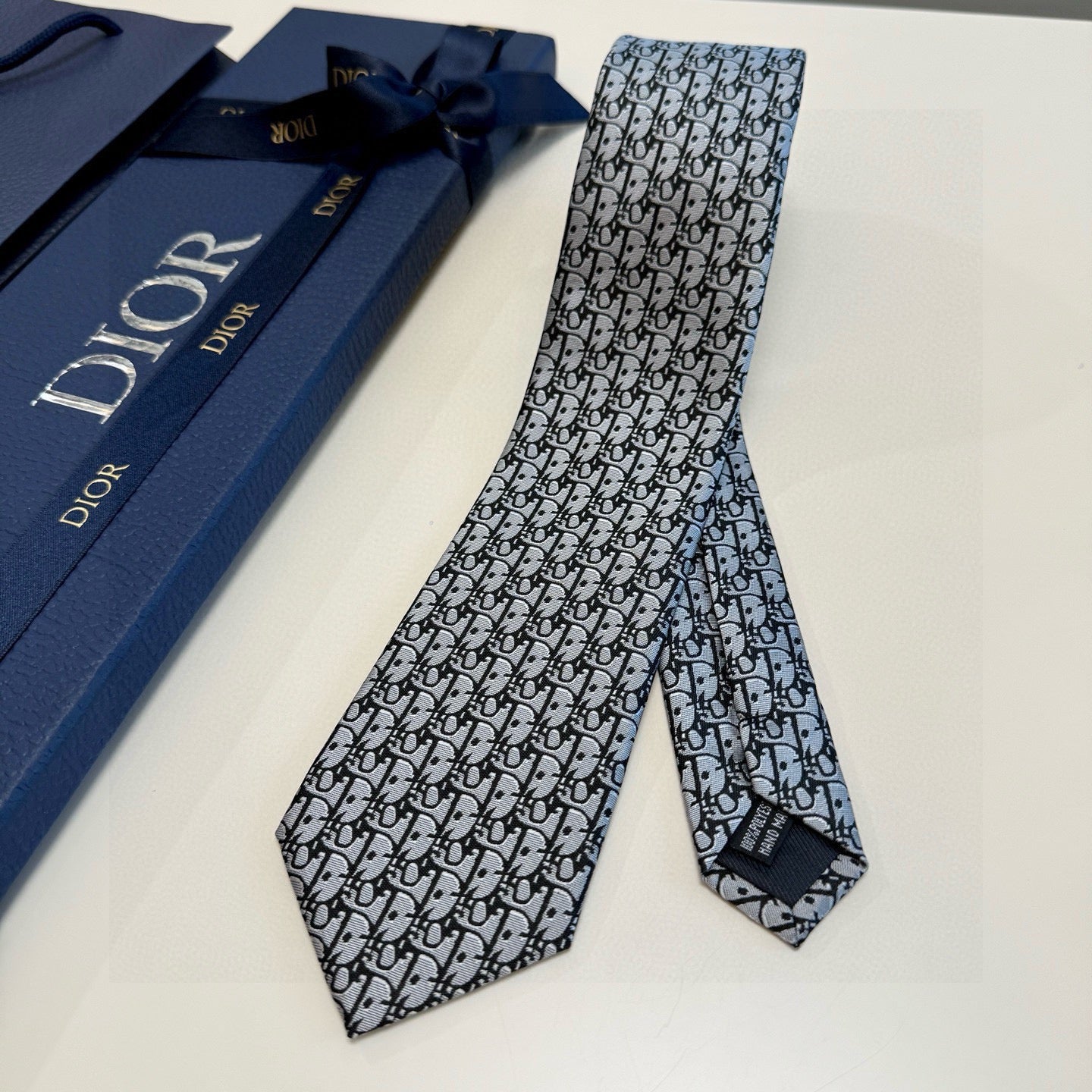 CD Oblique Tie Grey Silk 212106