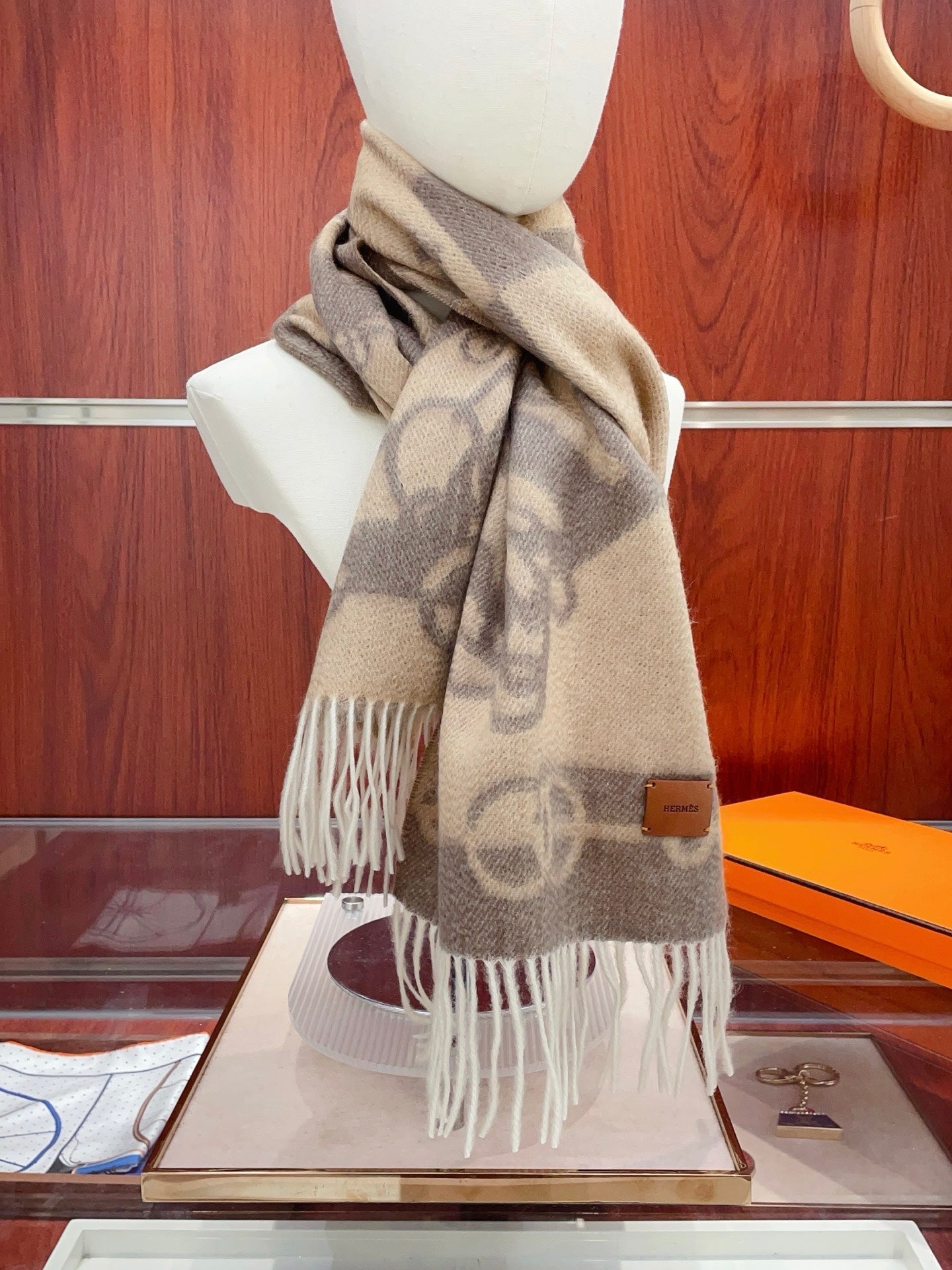 HM Casaque Mors Long Scarf Grey Beige Cashmere 139452