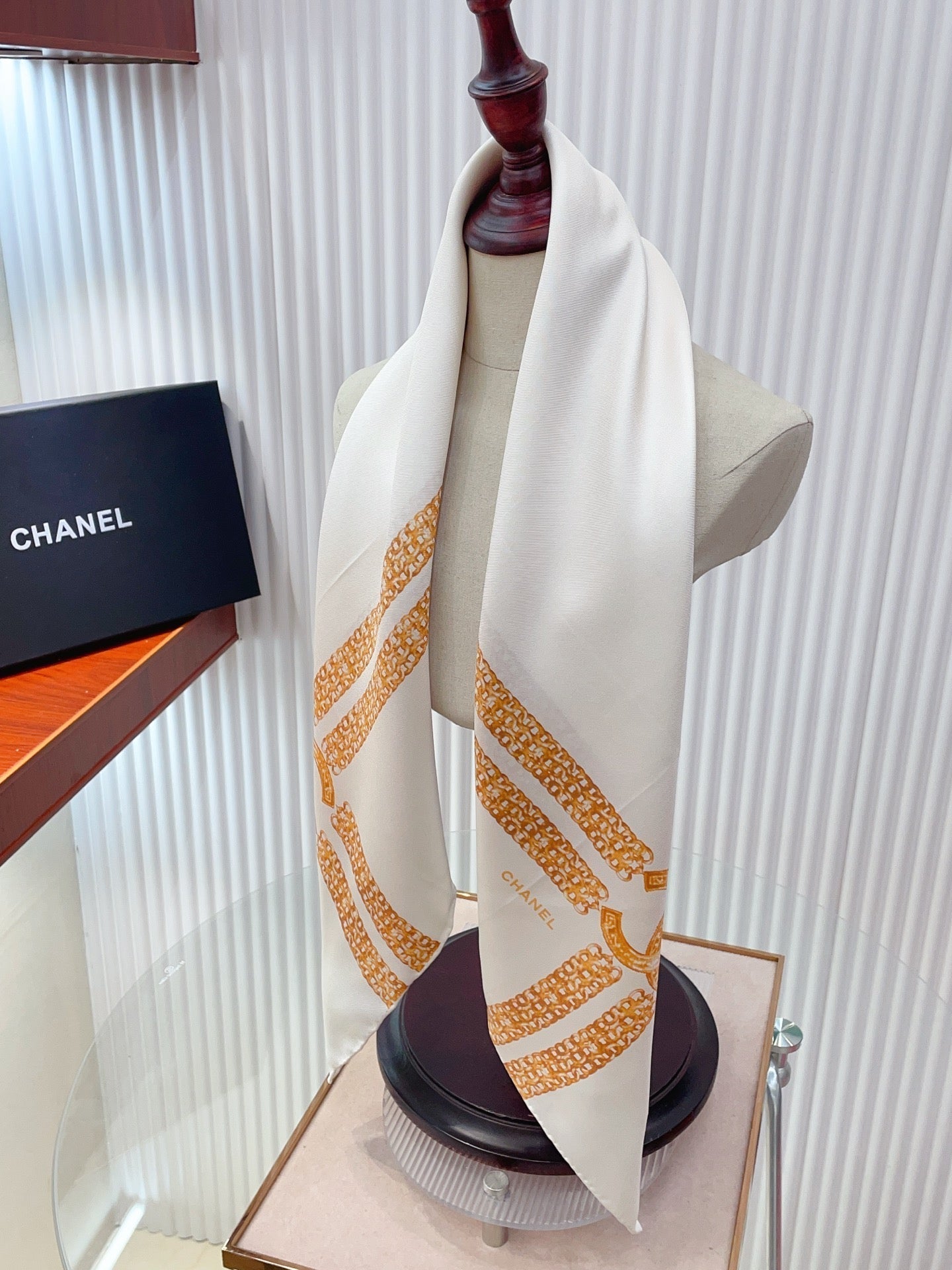 CC 25/26 Early Spring Square Scarf White Yellow Silk 139449