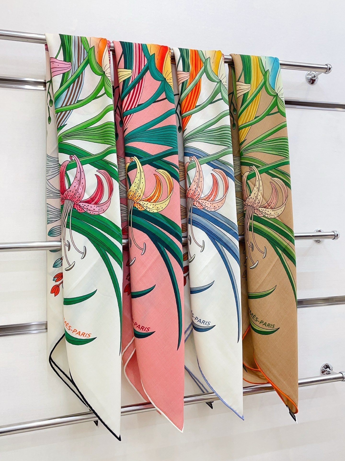 HM Bouquet Final Scarf 90 White Silk Cashmere 139461