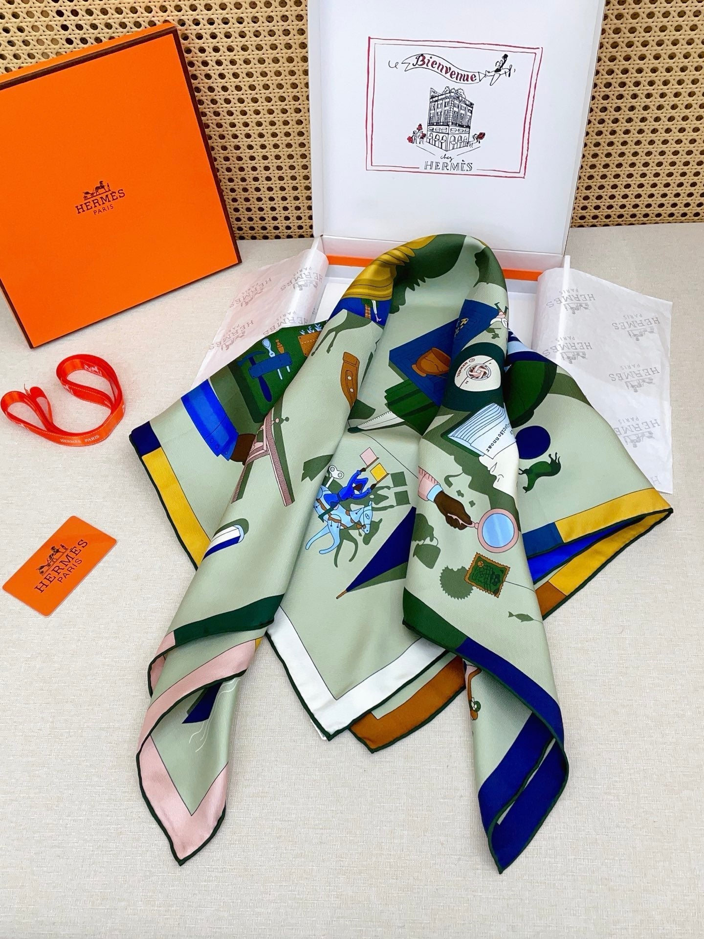HM 26s Double-sided Scarf 90 Green Multicolor Twill Silk 150376
