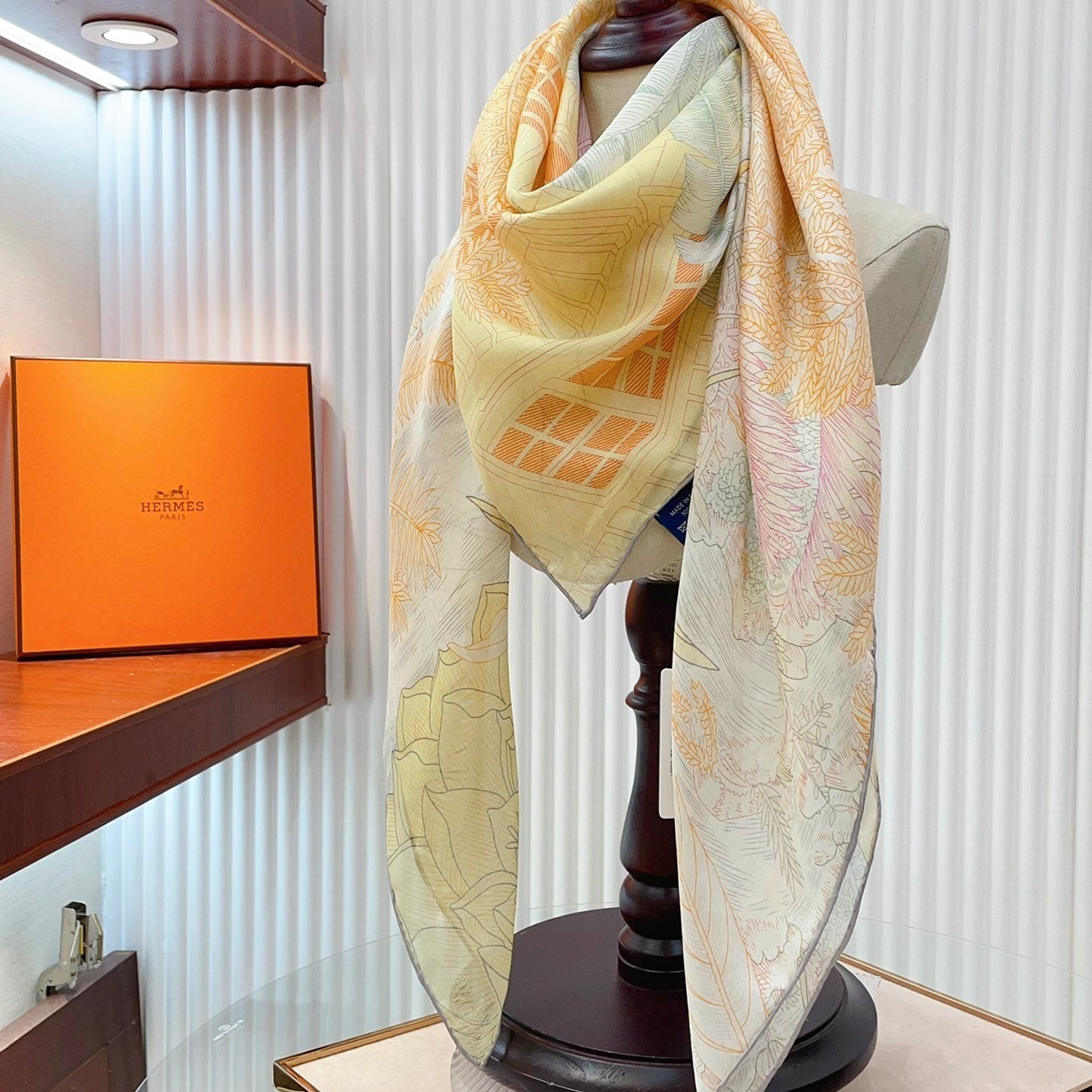 Faubourg Tropical Detail scarf 110 CM In Beige Colorful Silk  208584