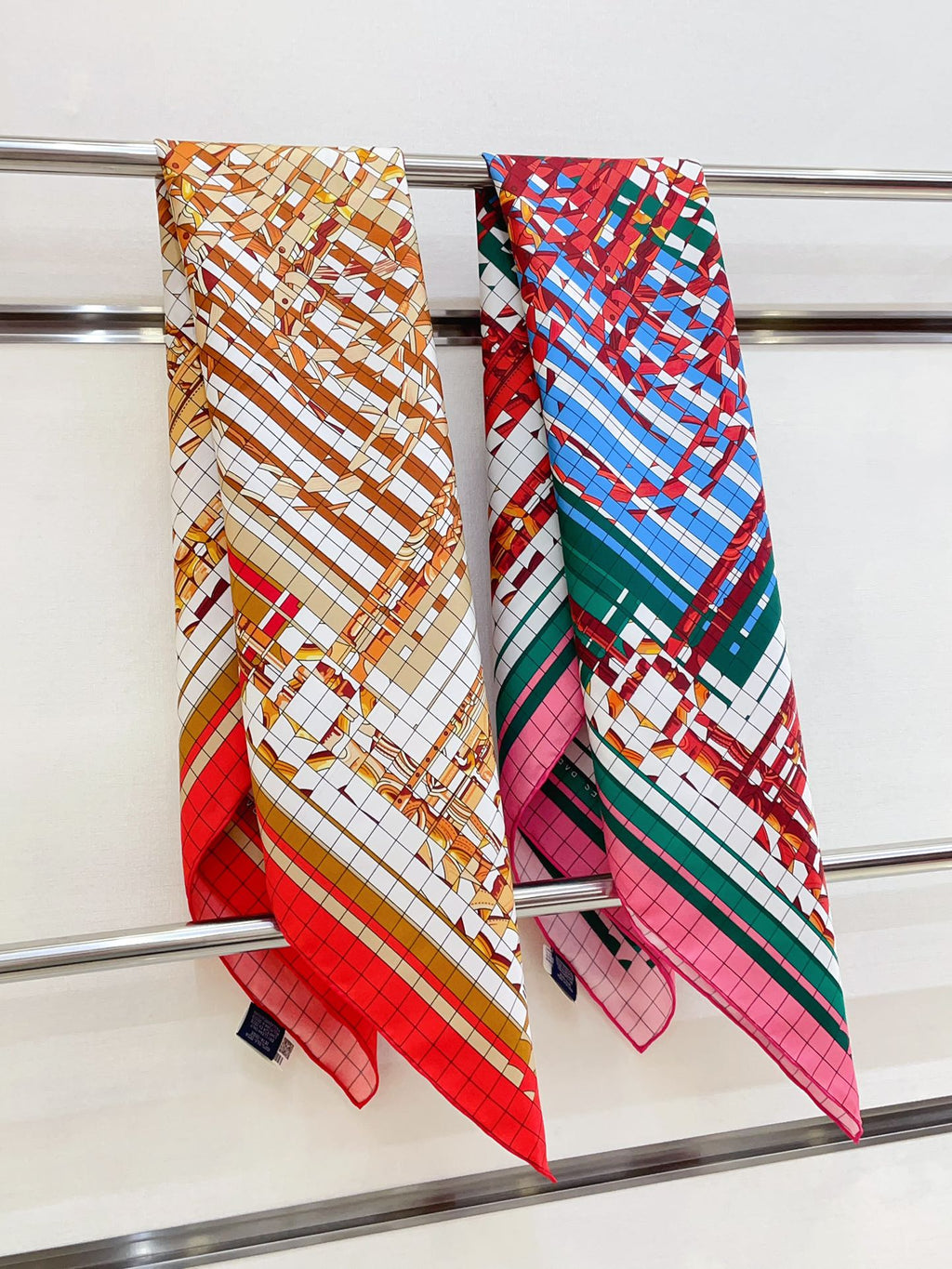 Coaching Deja-Vu Shawl 90 CM In Colorful Silk Twill  233126
