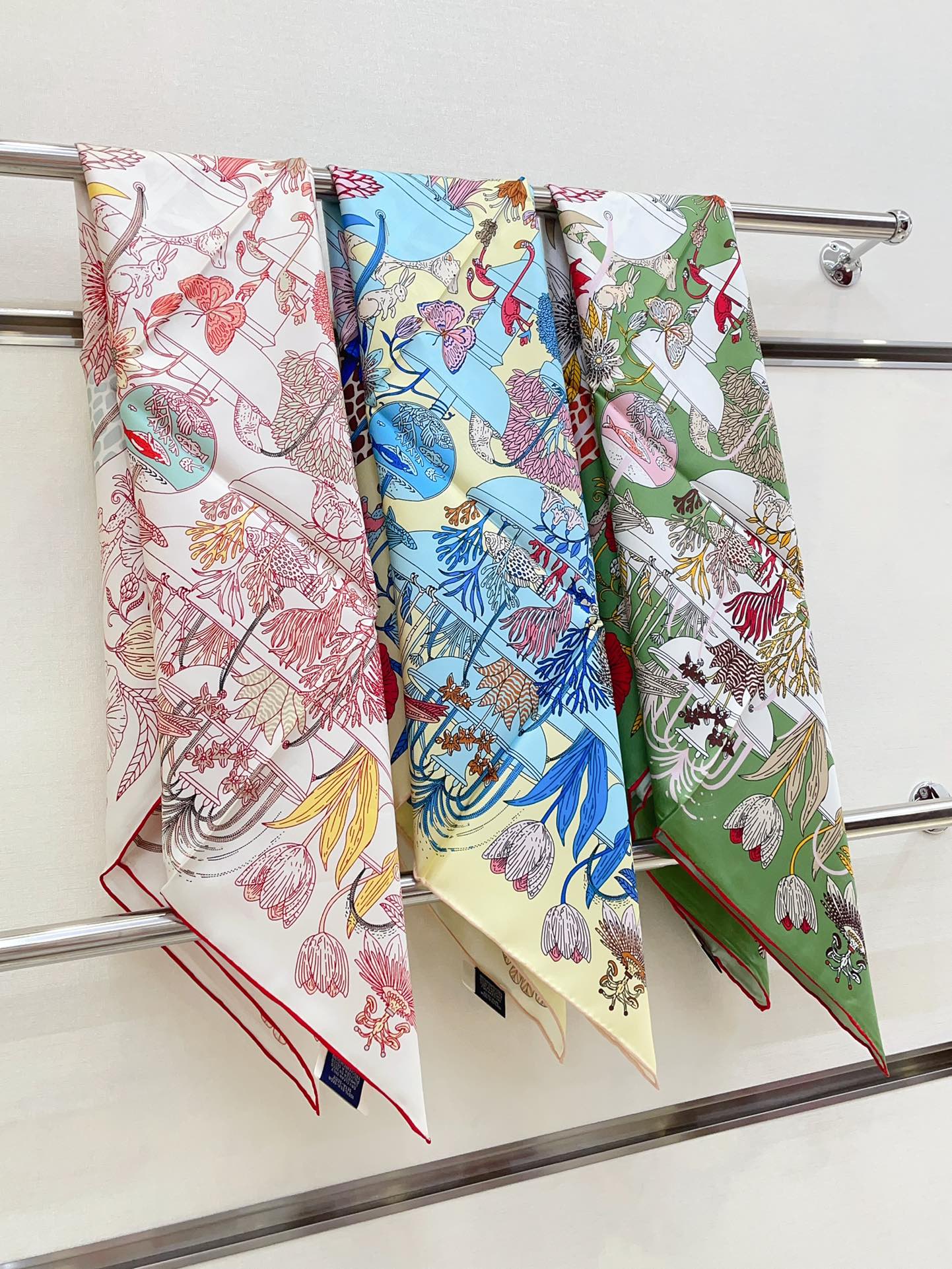 Precious Paradise Scarf 90 CM In Green Colorful Silk Twill 294486