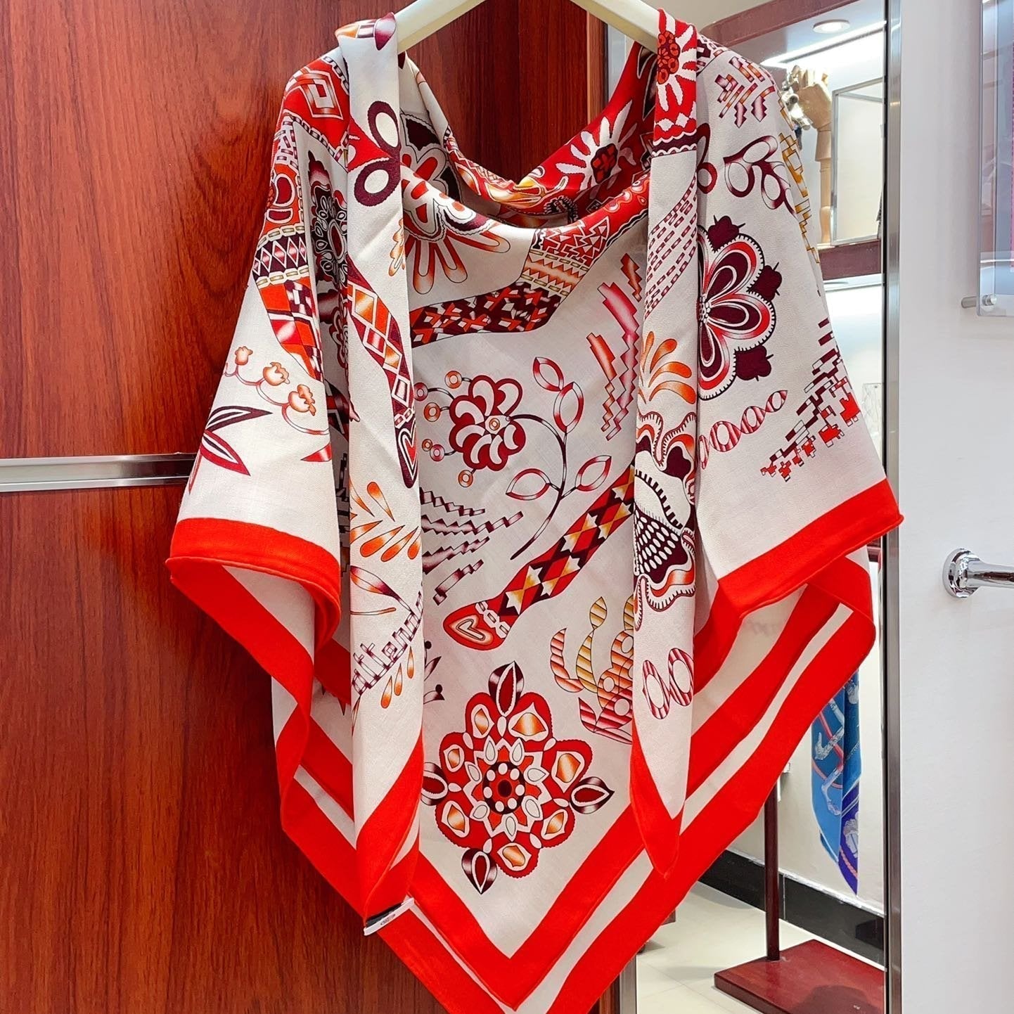 En Attendant Ulysse Shawl 140 CM In Red Colorful Cashmere And Silk 294496