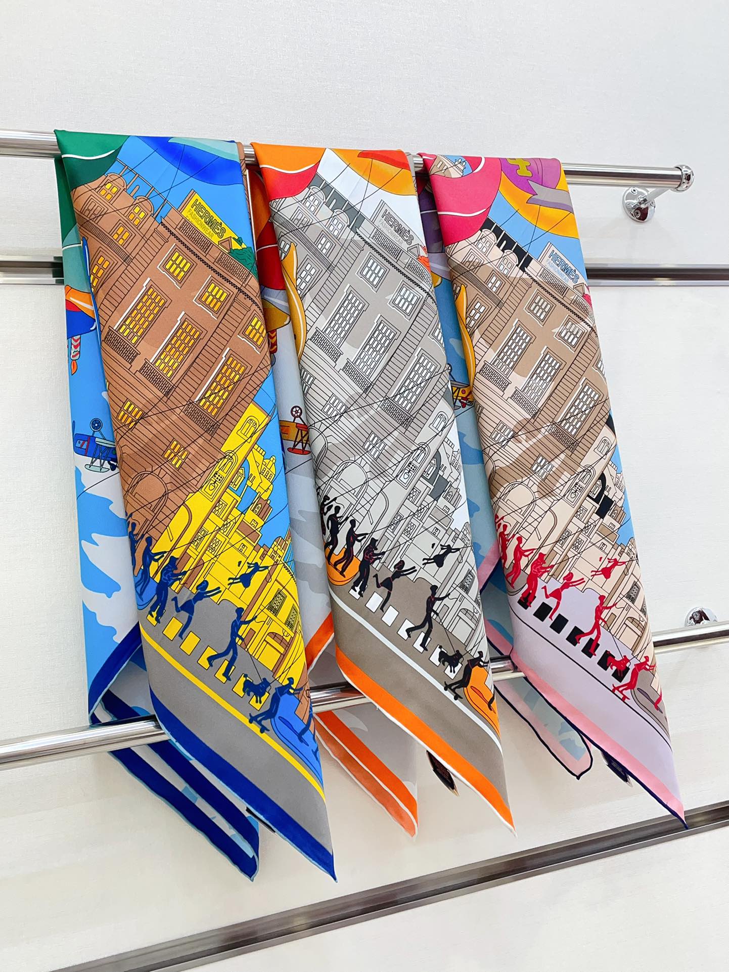 Parade Scarf 90 CM In Light Blue Colorful Silk Twill 310305