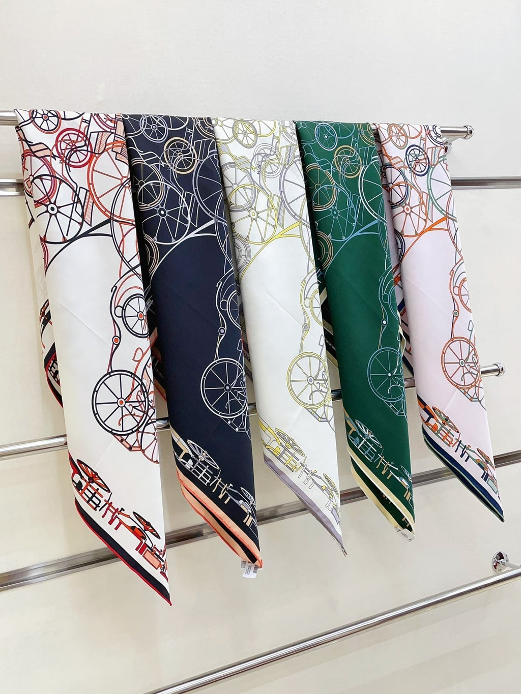Complication Equestre Scarf 90 CM In Green Coloful Silk Twill  345899