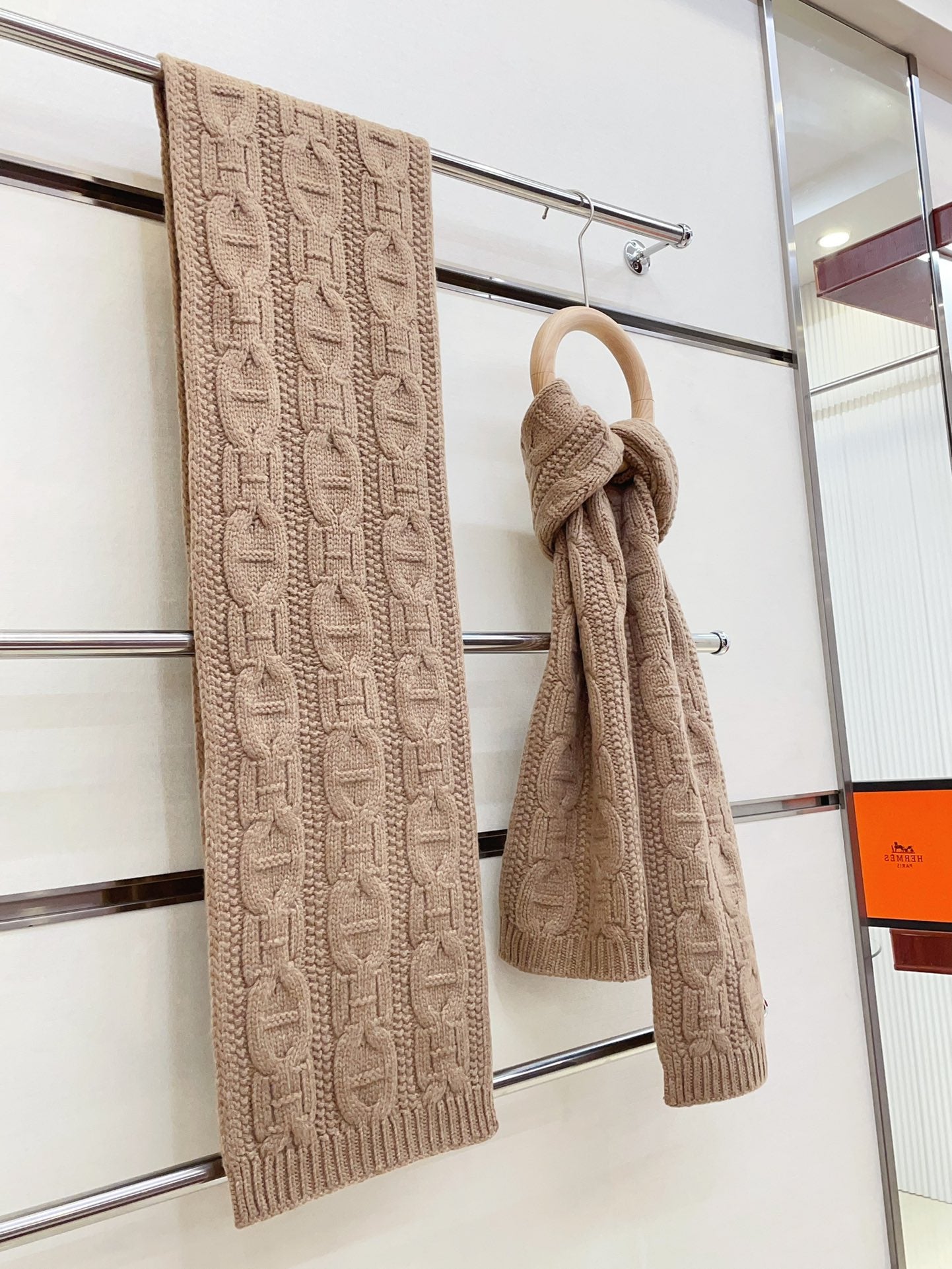 Faubourg Muffler Scarf 170 CM Beige Cashmere Handwoven 356201