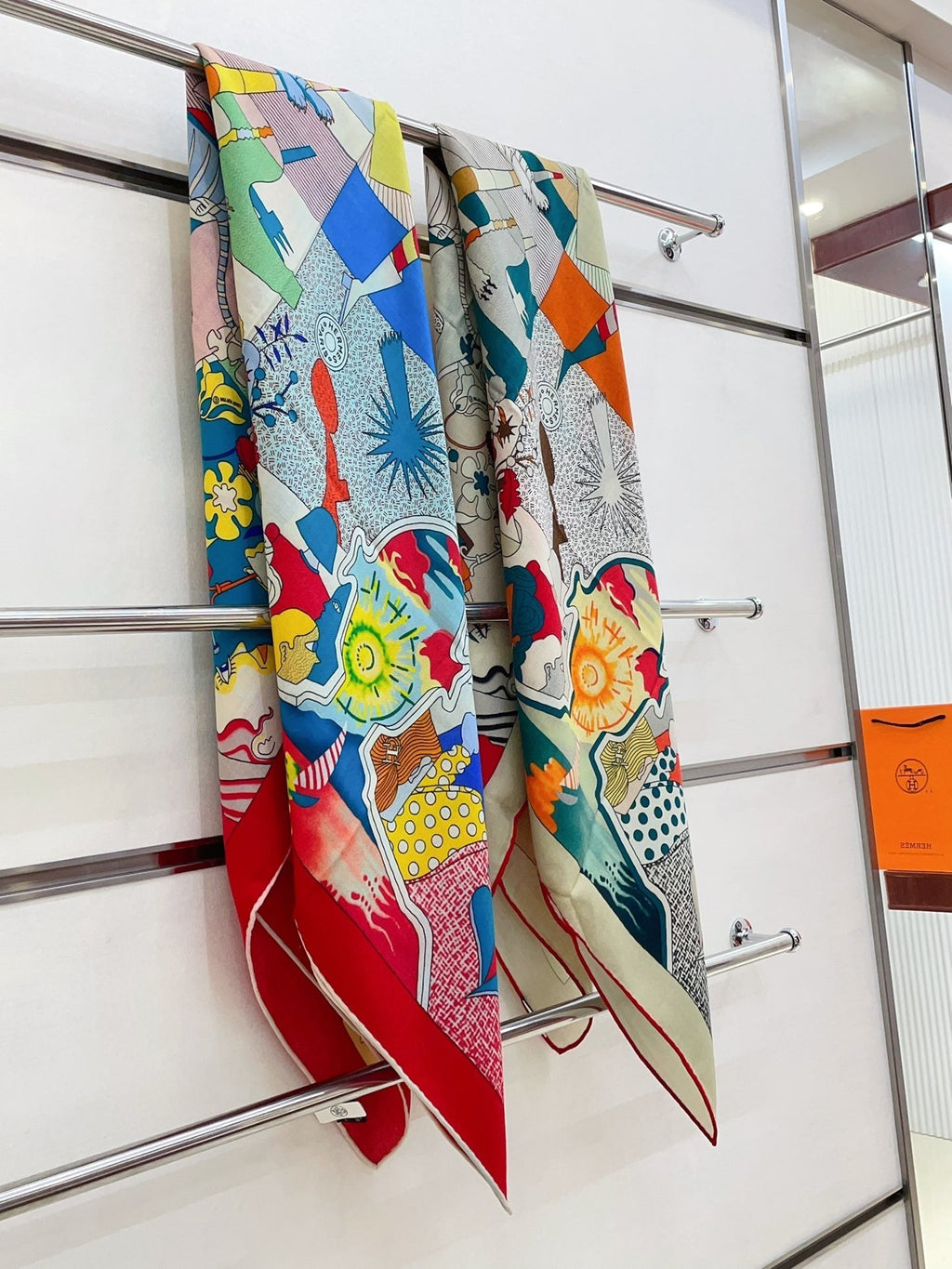 Ca Decoiffe ! Scarf 140 CM In White Colorful Cashmere And Silk 378470