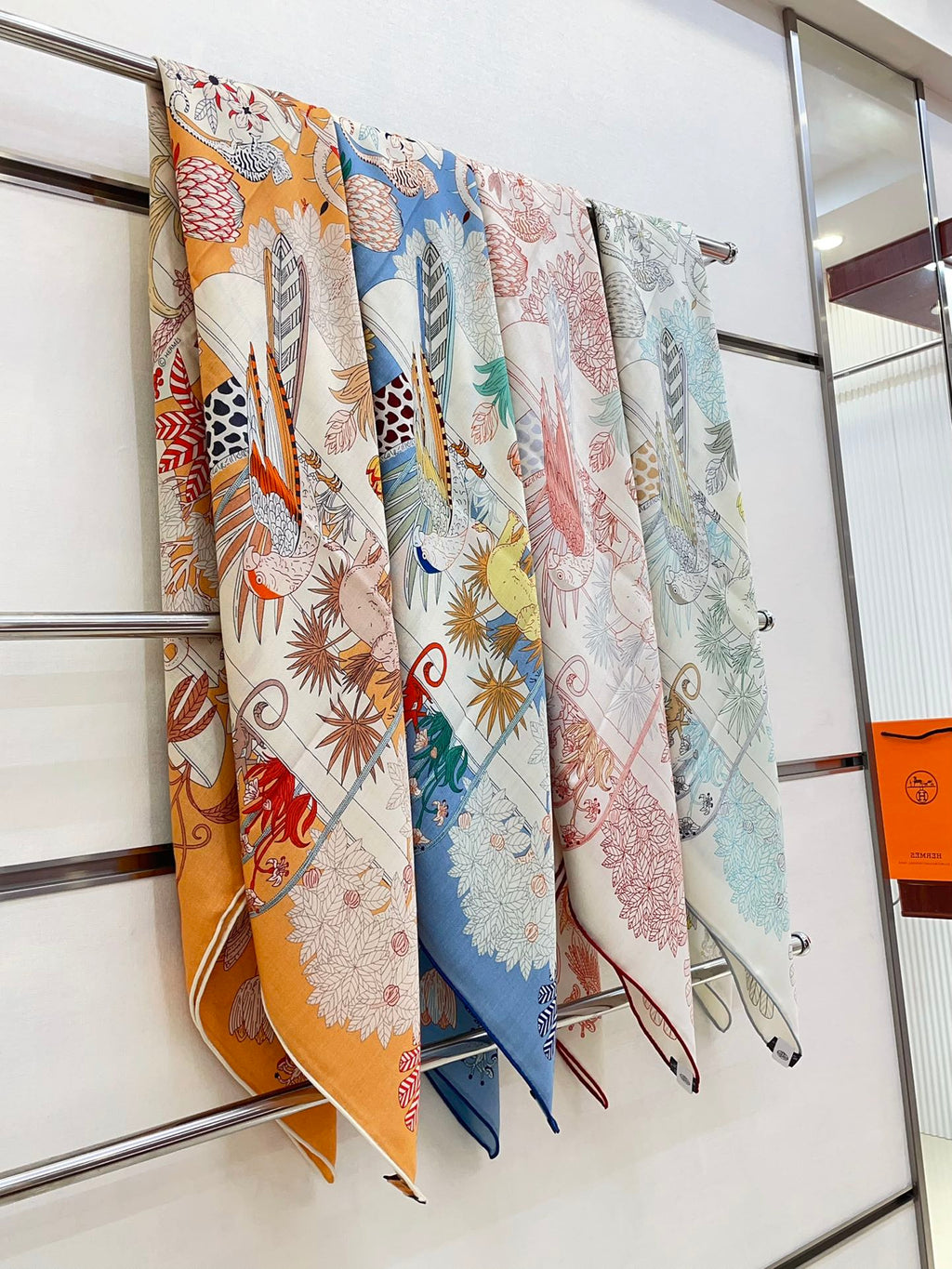 PRECIOUS PARADISE SCARF 135 CM IN COLORFUL CASHMERE AND SILK 379792