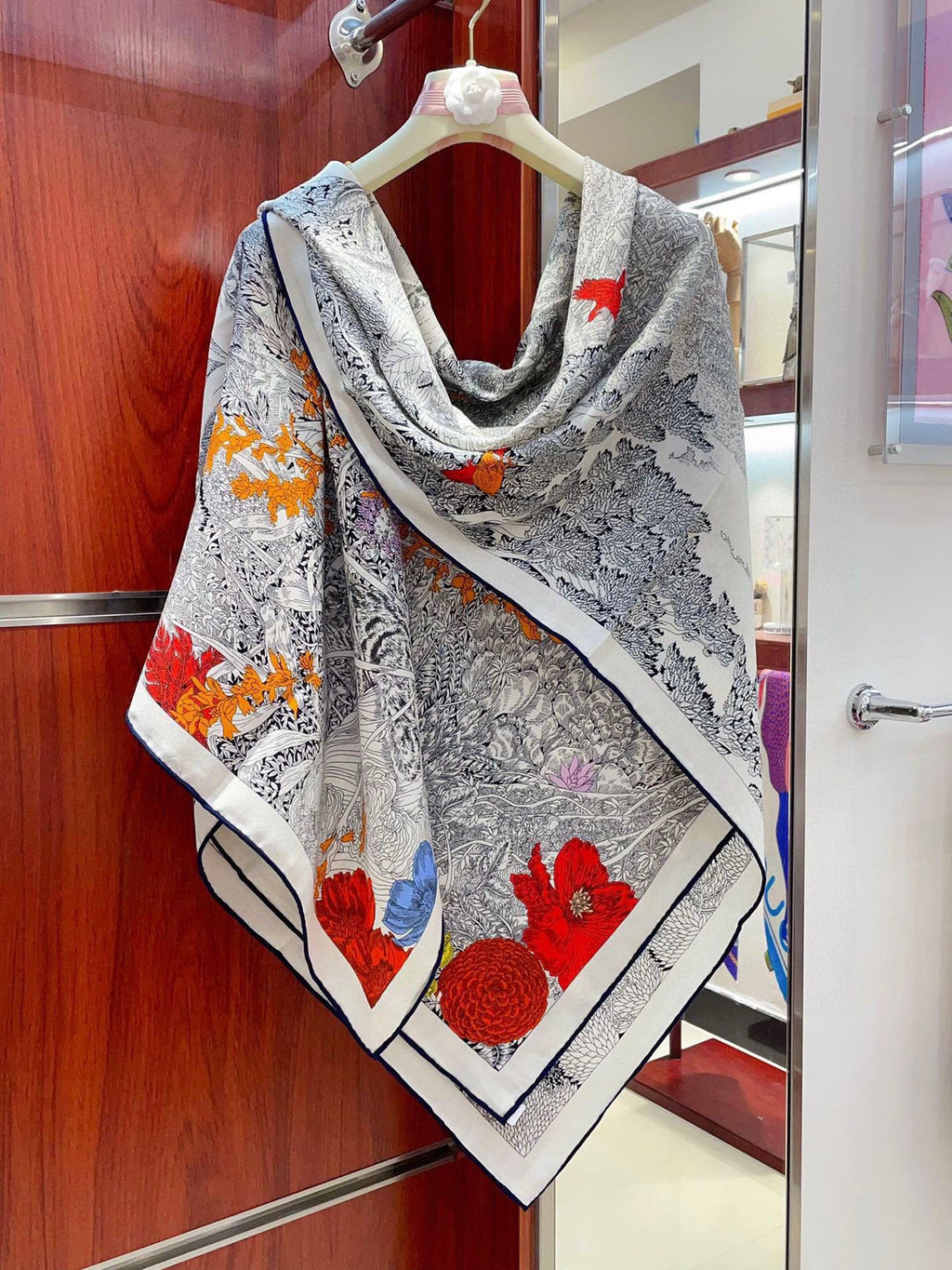 Retour A La Nature Shawl 140CM In Grey White Colorful Cashmere And Silk