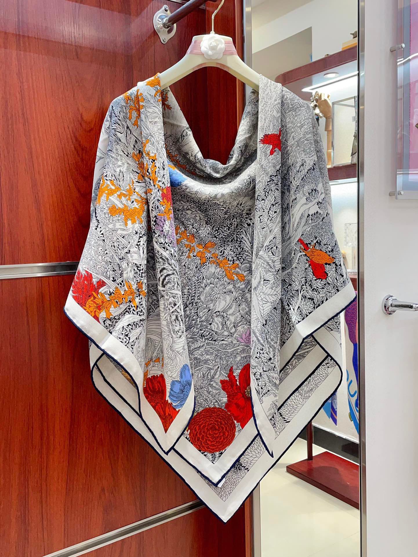 Retour A La Nature Shawl 140CM In Grey White Colorful Cashmere And Silk