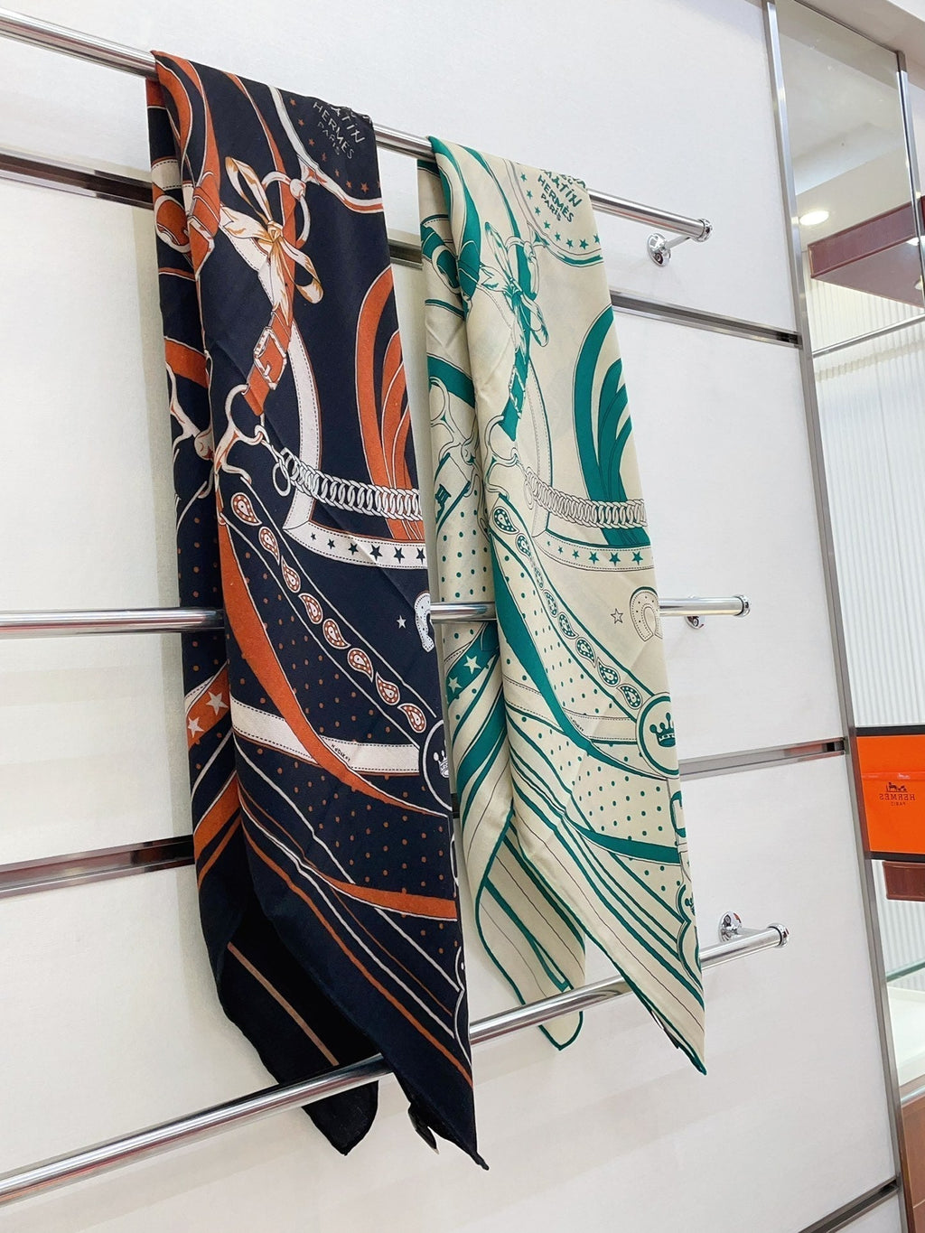 Square Scarf 140CM White Mix Dark Green Cashmere And Silk
