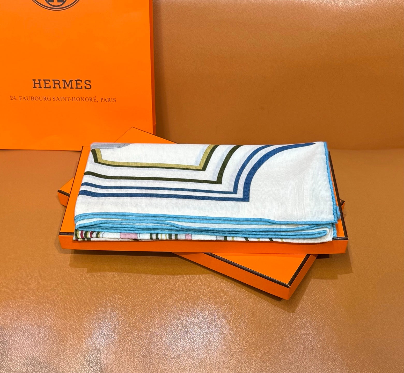 HM Les Roues de Phaeton Scarf 140x140cm Blue White Silk Cashmere 269476