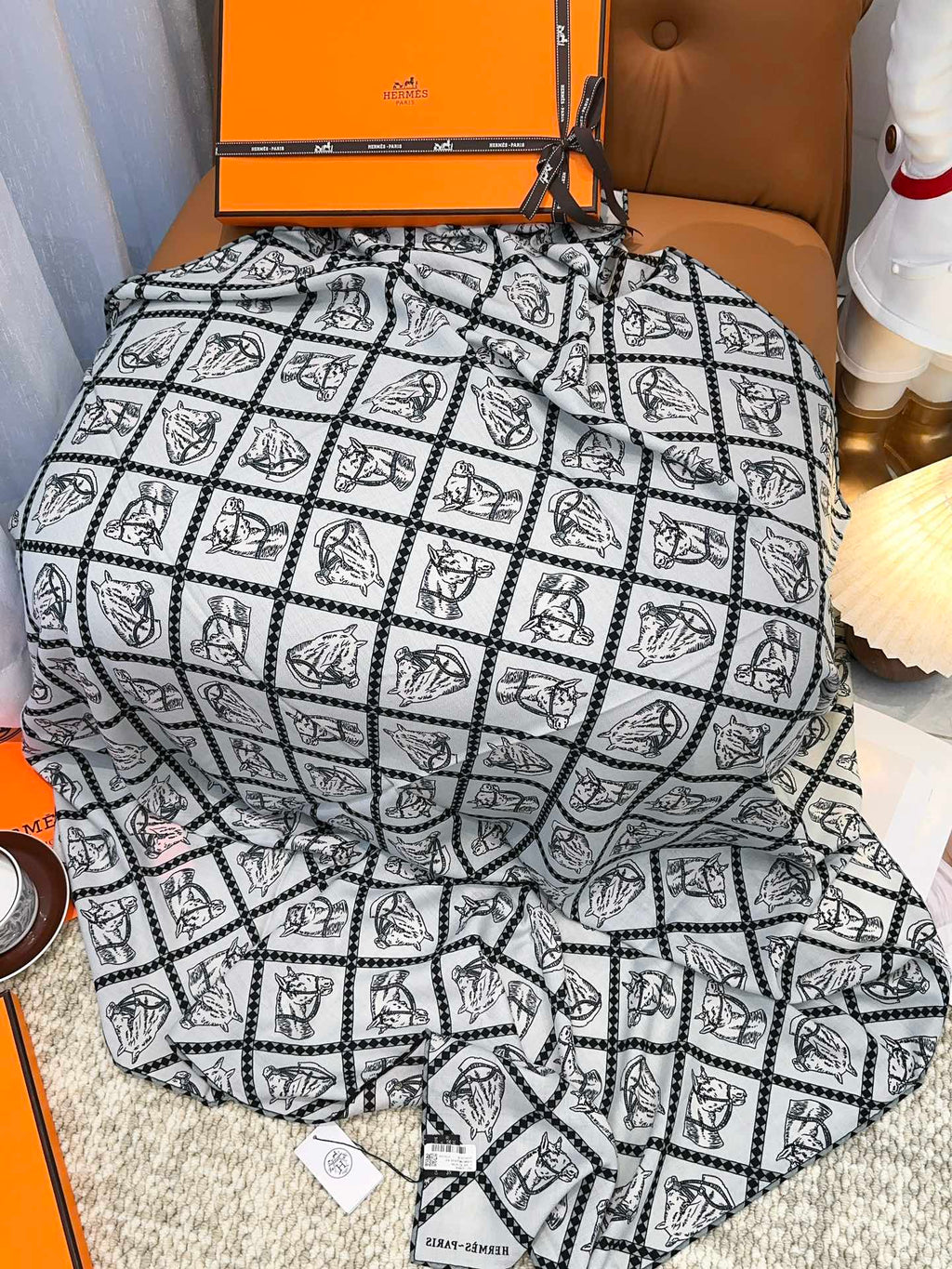 Scarf 140 CM White Black Silk
