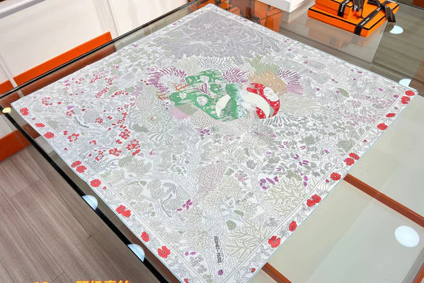 HM 26s Double-sided Scarf 90 White Gray Colorful Mulberry Silk 152368