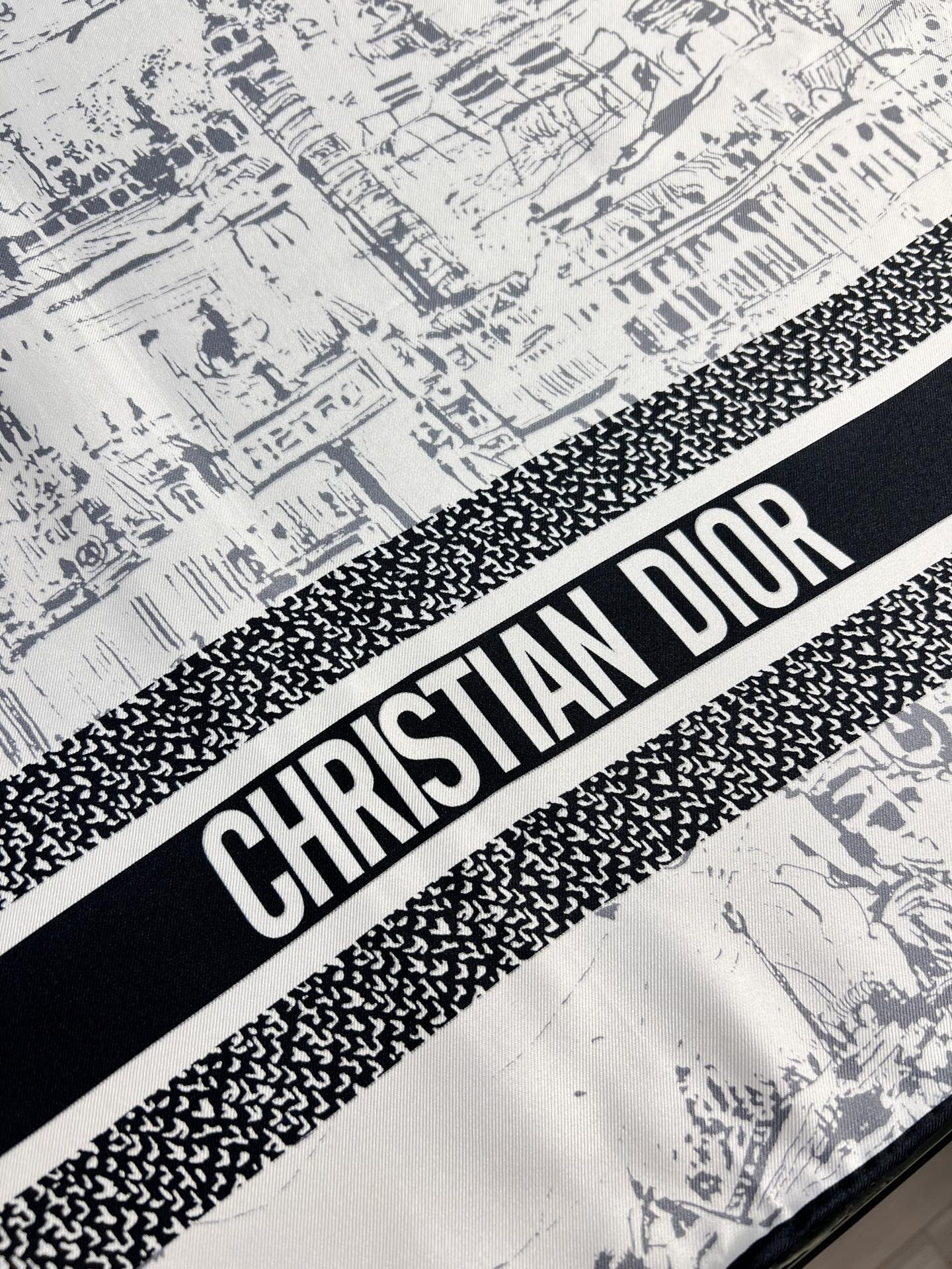 CD 26s Scarf 90cm In Silk 198371