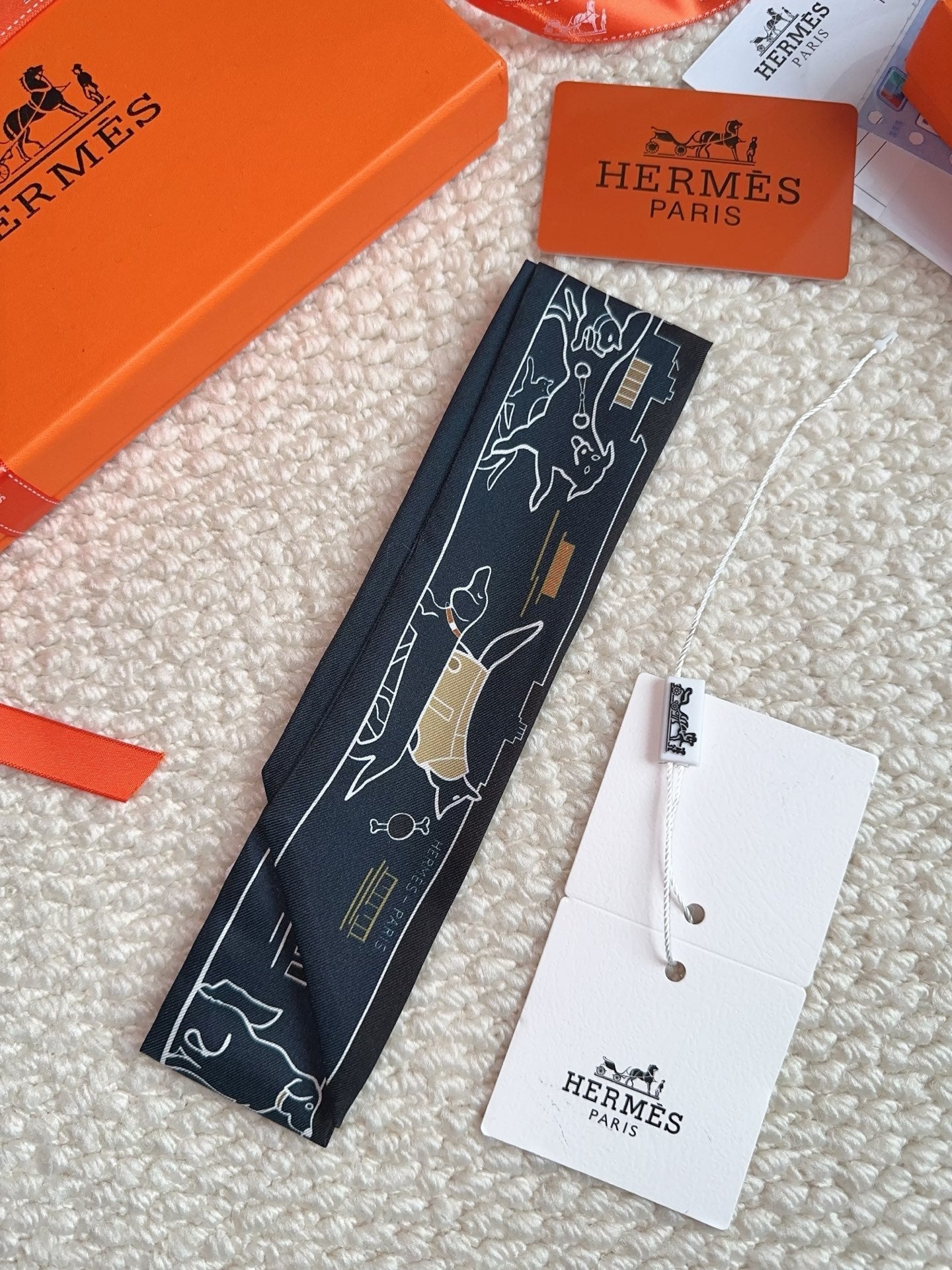 HM 26s Scarf 86 In Silk 309595